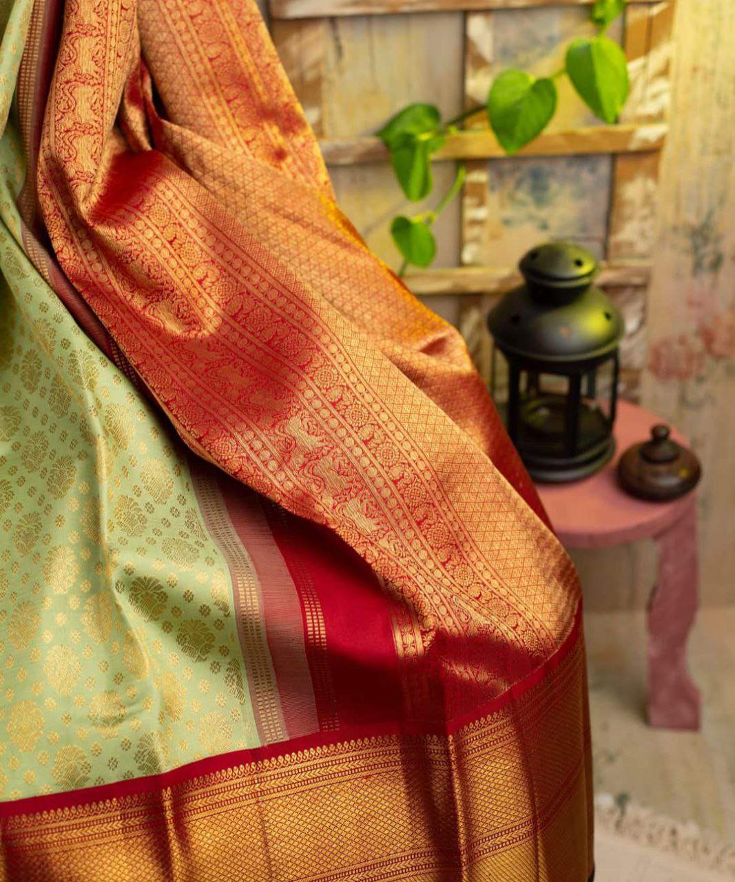 Women's Kanjivaram Banarasi Soft Silk Zari Woven Saree With Blouse piece