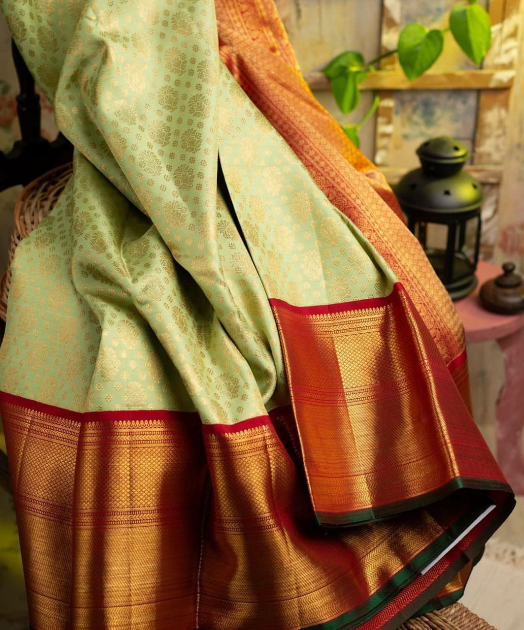 Women's Kanjivaram Banarasi Soft Silk Zari Woven Saree With Blouse piece