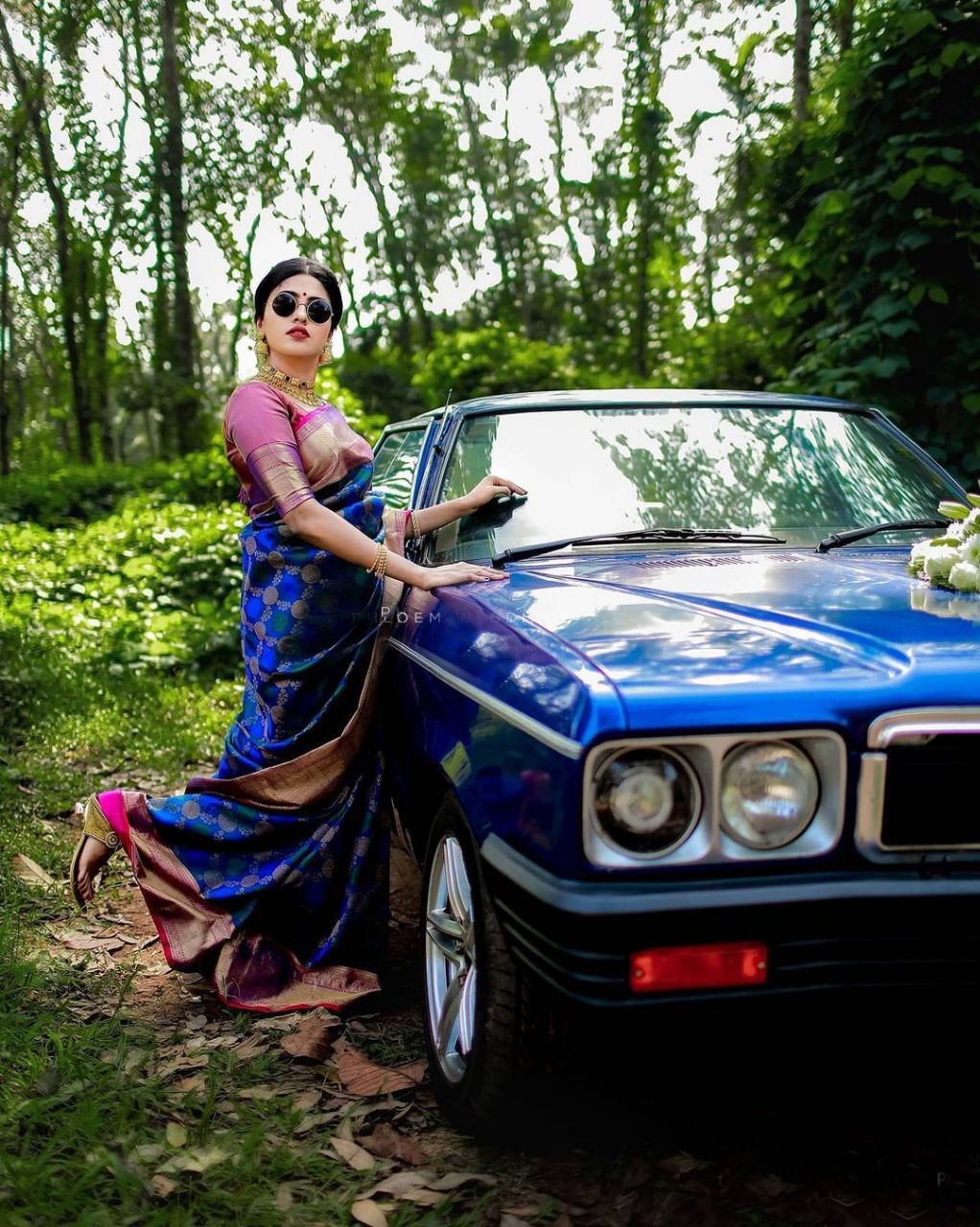Women's Kanjivaram Banarasi Soft Silk Zari Woven Saree With Blouse piece Blue