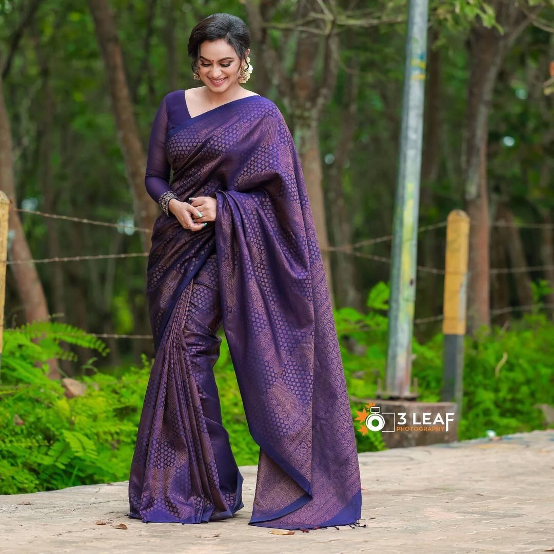 Women's Kanjivaram Banarasi Soft Silk Copper Zari Woven Saree With Blouse piece Blue Wine