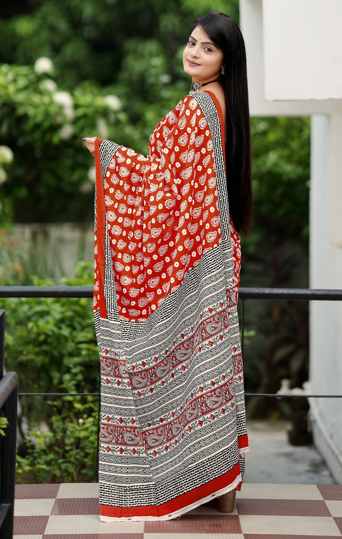 Handicraft Ladies Ikat Pure soft mul Cotton Sari With Blouse Piece