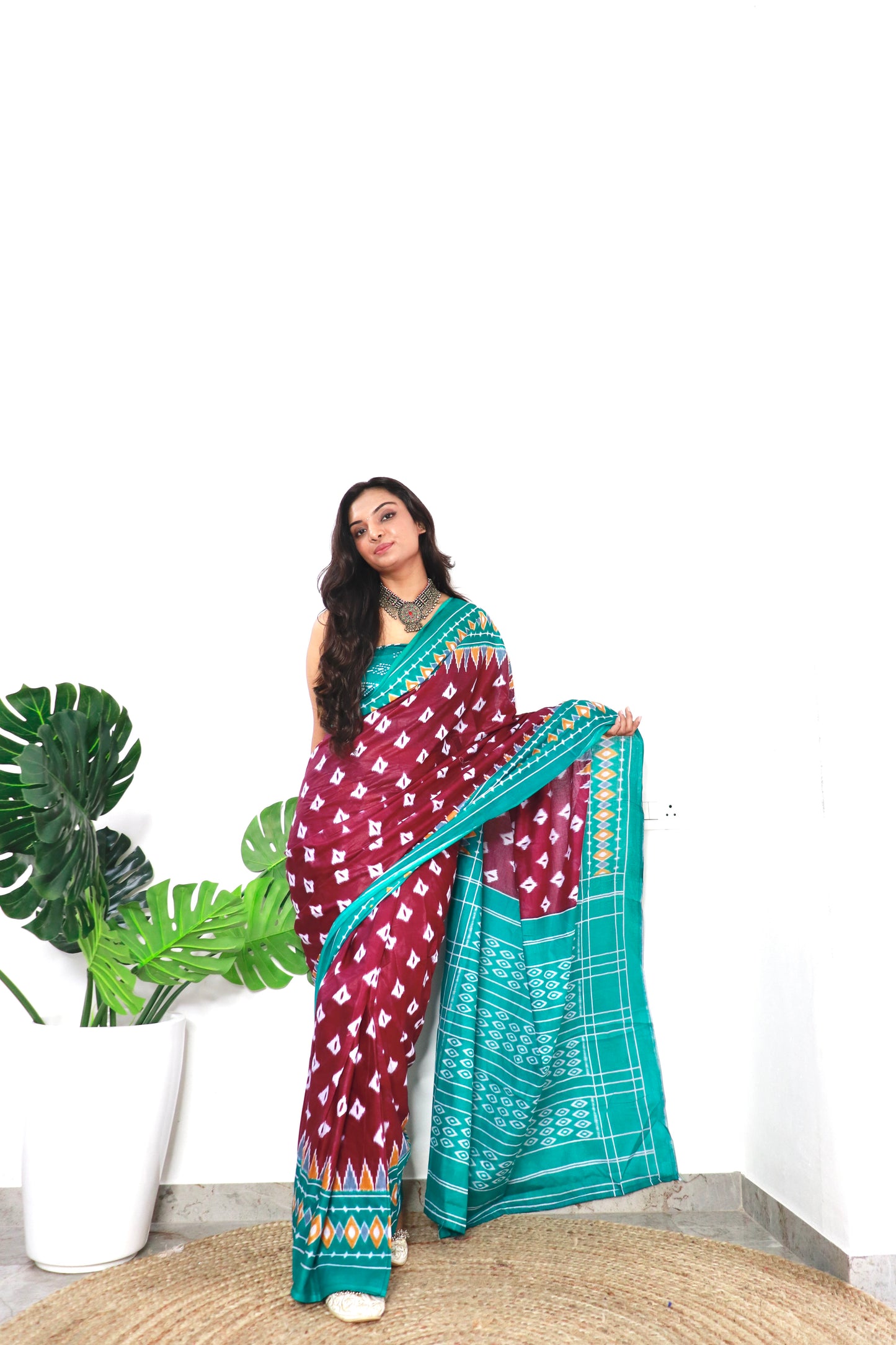 Handicraft Stylis Women's Elegent ikat Hand Printed Saree With Blouse Piece