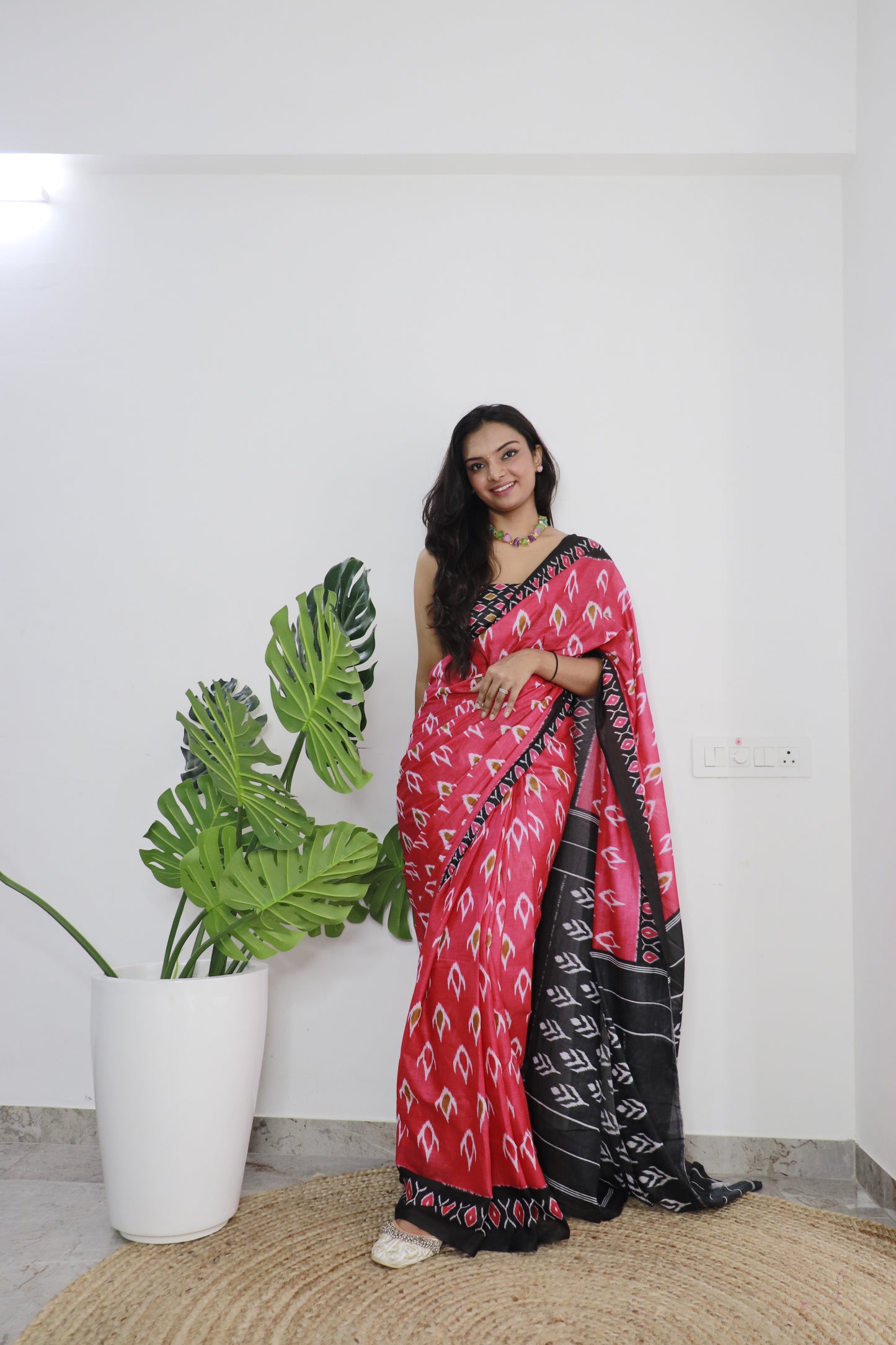 Handicraft Stylis Women's Elegent ikat Hand Printed Saree With Blouse Piece