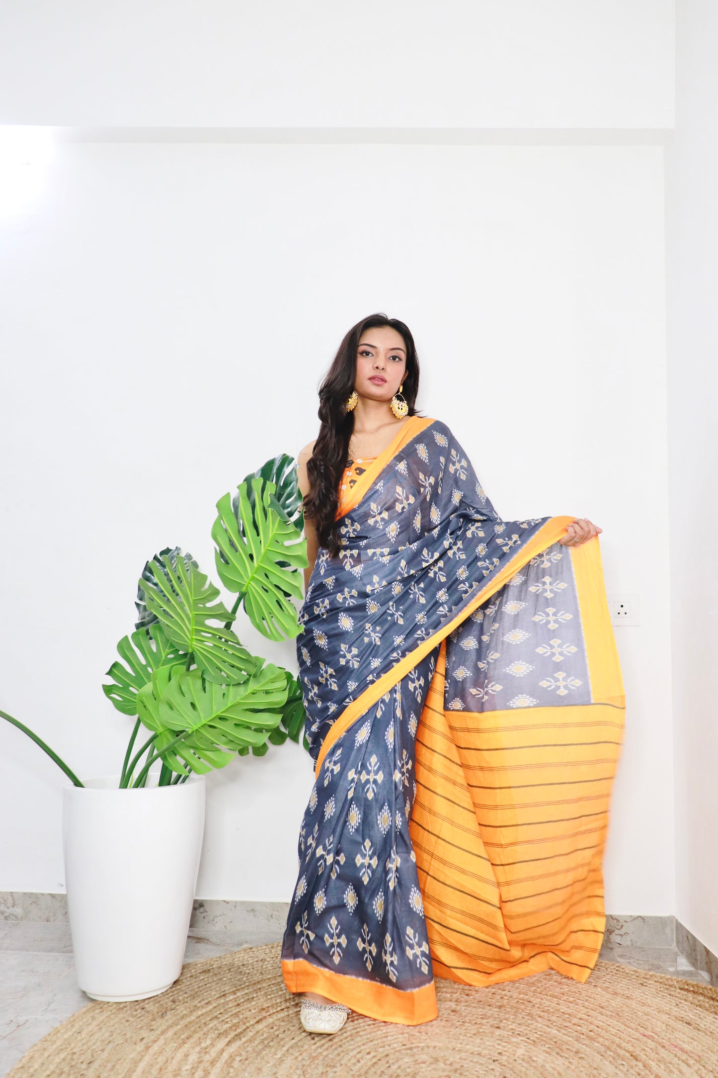 Handicraft Stylis Women's Elegent ikat Hand Printed Saree With Blouse Piece