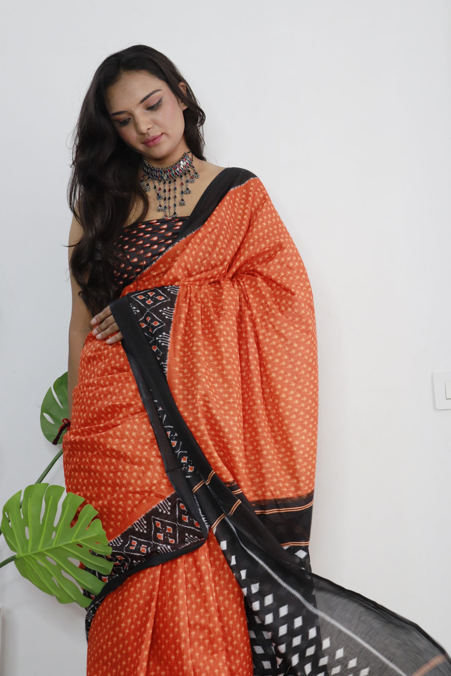 Handicraft Stylis Women's Elegent ikat Hand Printed Saree With Blouse Piece