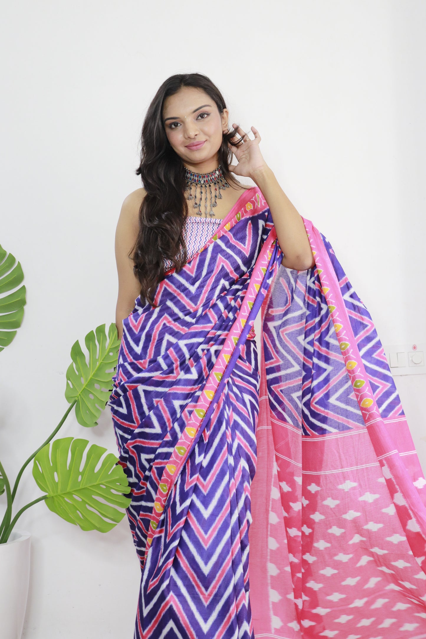 Handicraft Stylis Women's Elegent ikat Hand Printed Saree With Blouse Piece