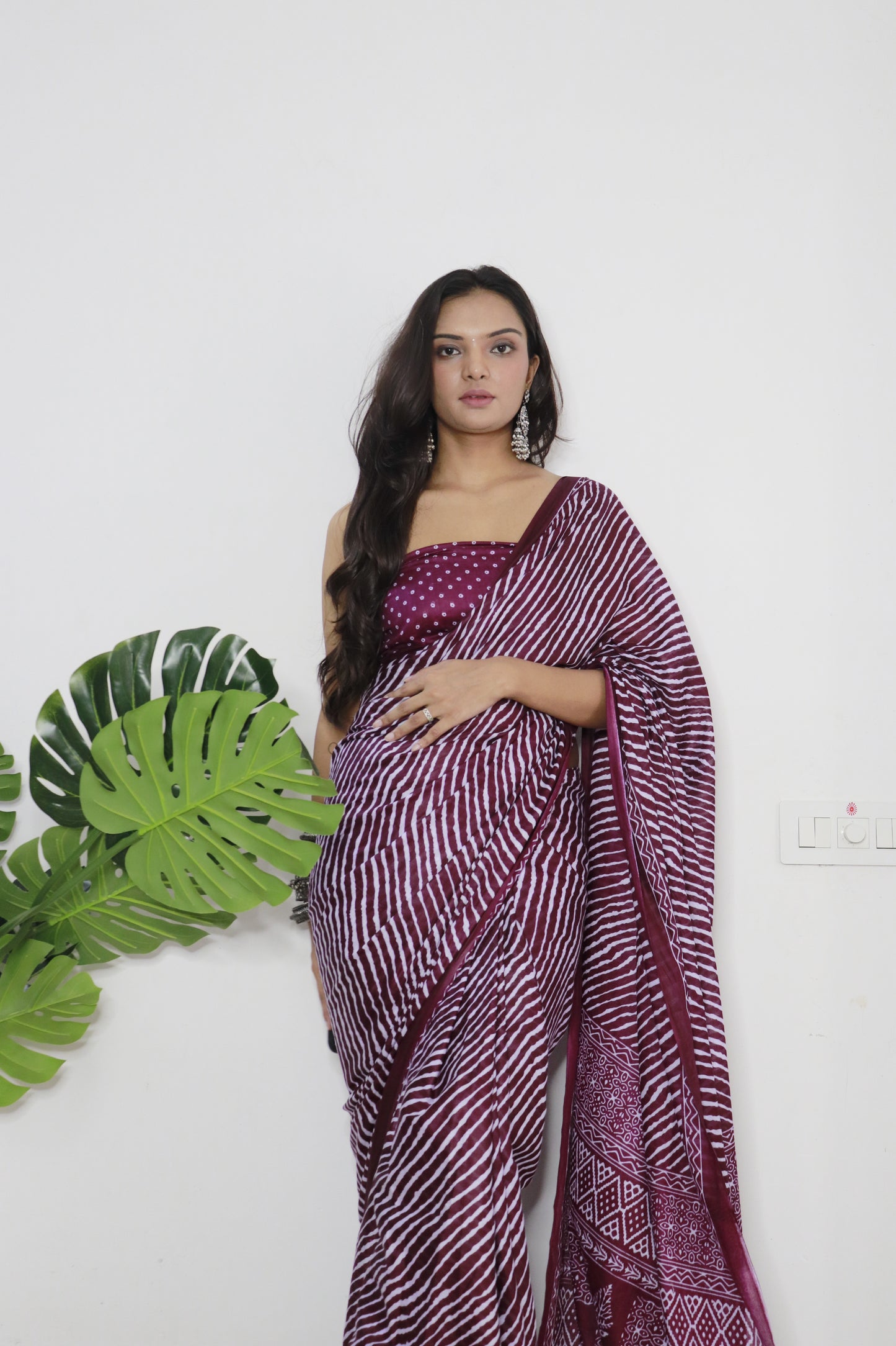 Handicraft Stylis Women's Elegent ikat Hand Printed Saree With Blouse Piece