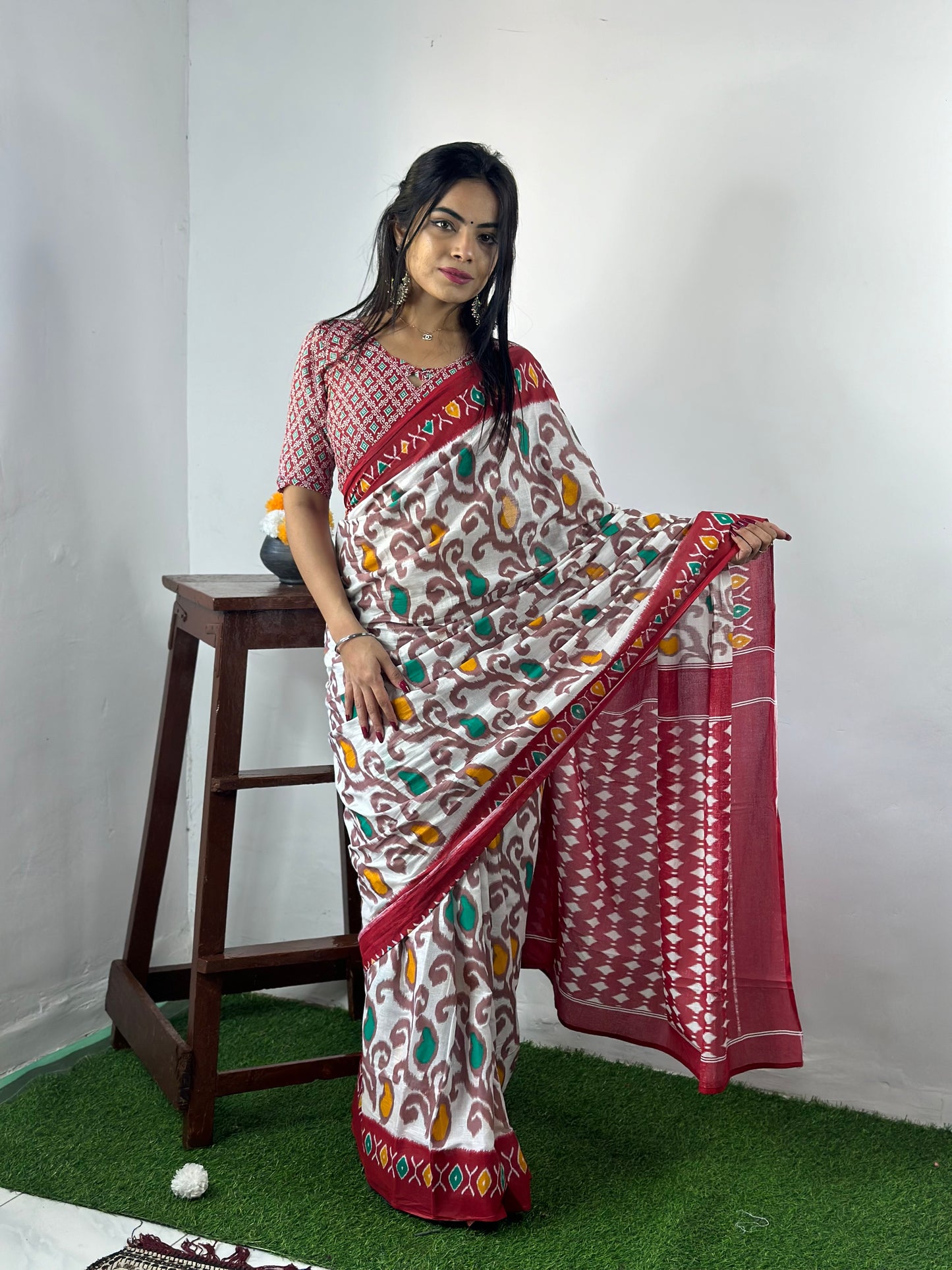 Elegant Women's Ikat Hand Print Pure soft Cotton Saree With Blouse Piece