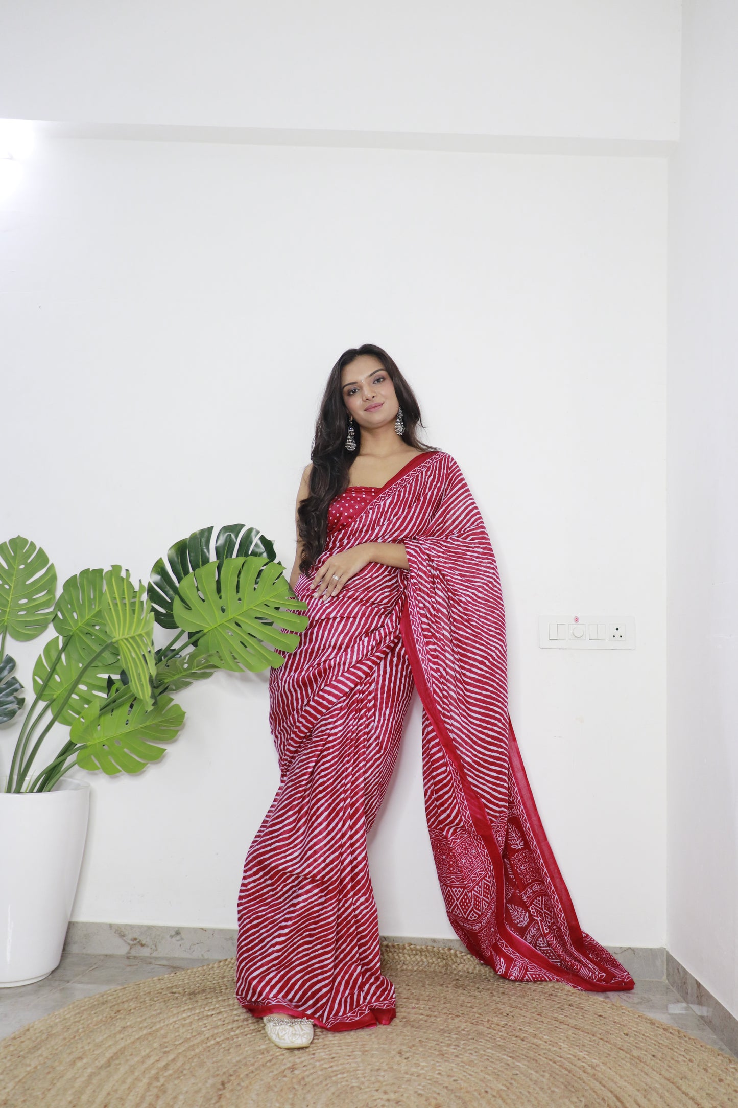 Handicraft Stylis Women's Elegent ikat Hand Printed Saree With Blouse Piece