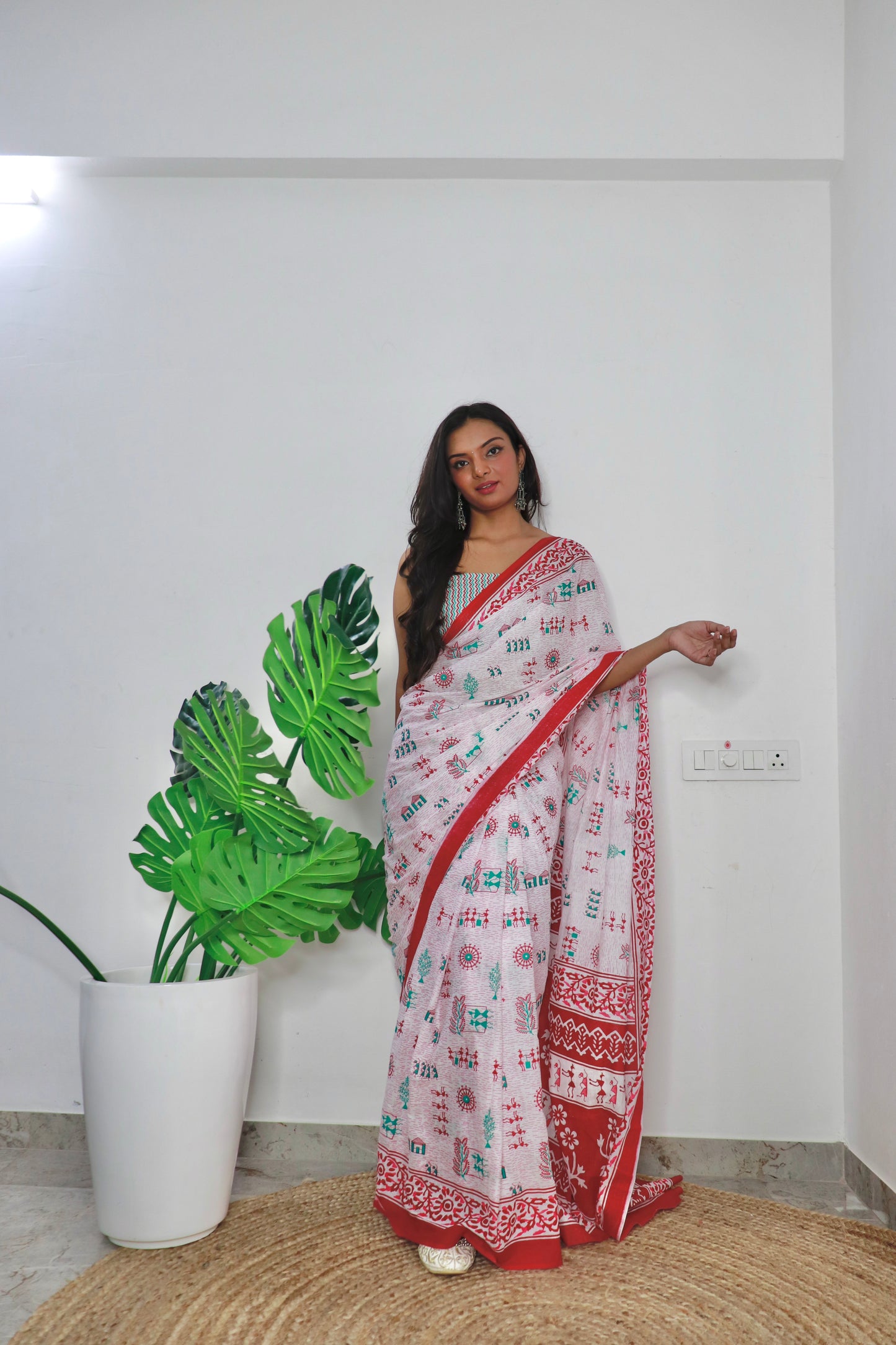 Handicraft Stylis Women's Elegent ikat Hand Printed Saree With Blouse Piece