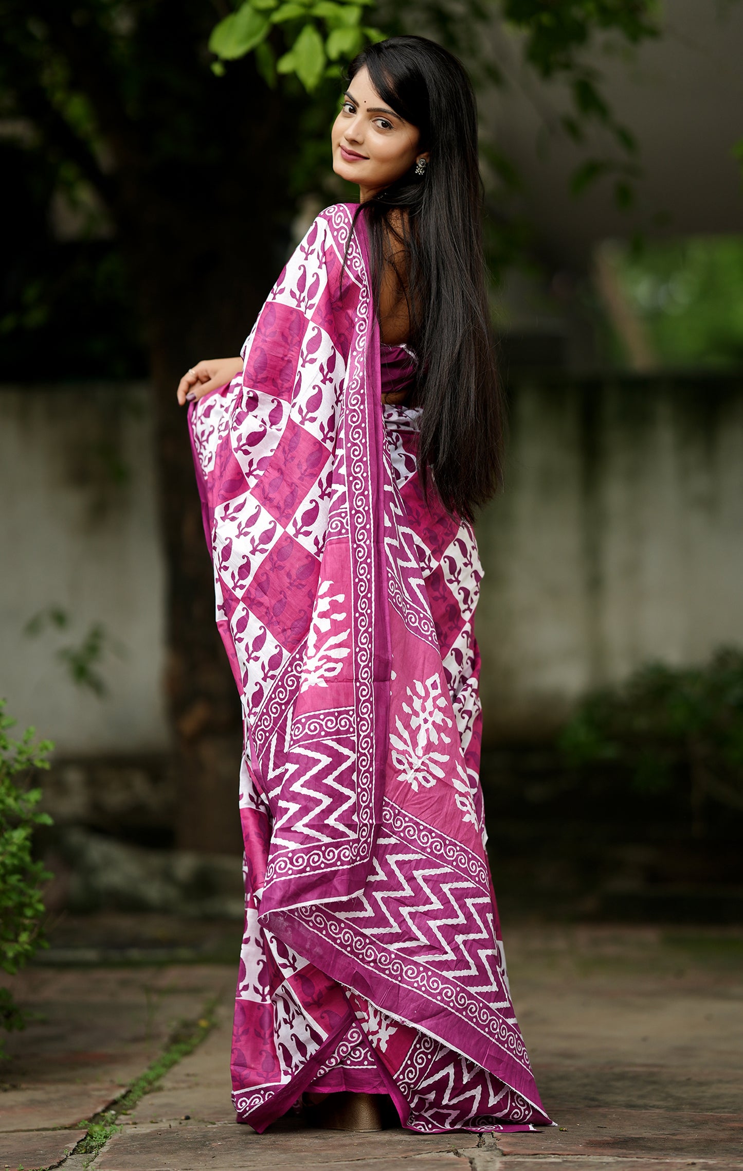 Handicraft Ladies Ikat Pure soft mul Cotton Sari With Blouse Piece