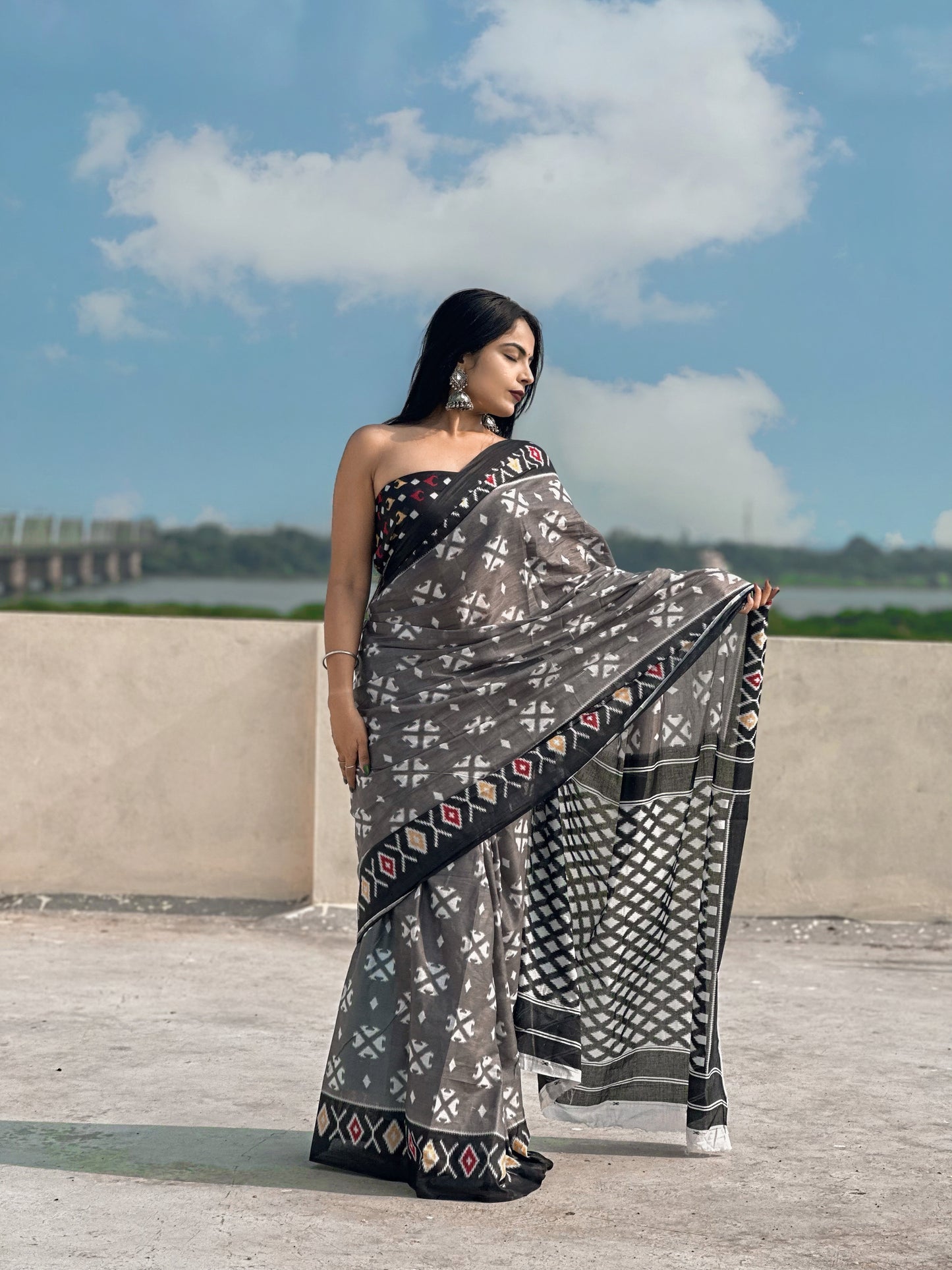 Handicraft Women's Ikat Print Pure soft Cotton Saree With Blouse Piece