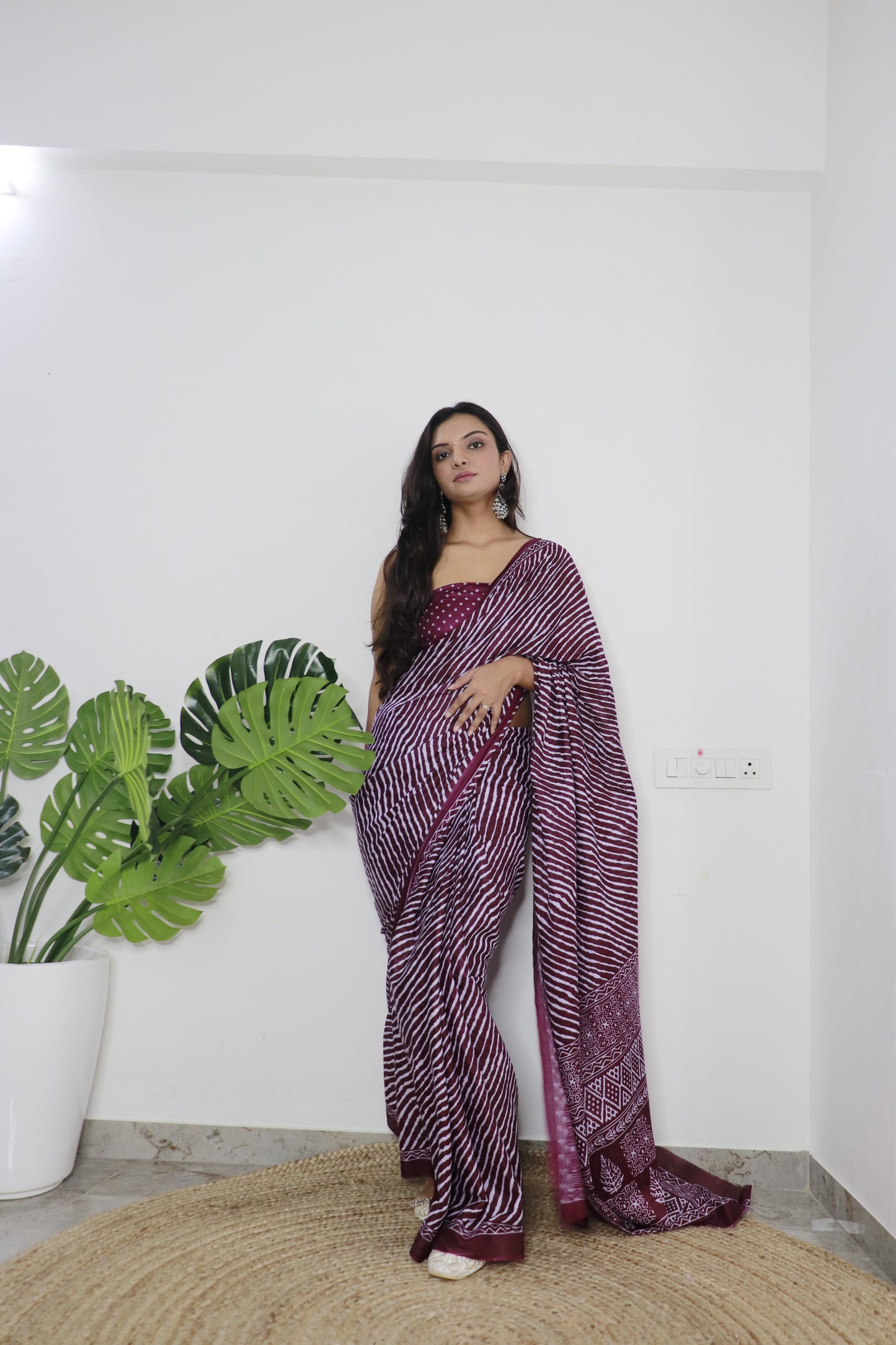 Handicraft Stylis Women's Elegent ikat Hand Printed Saree With Blouse Piece