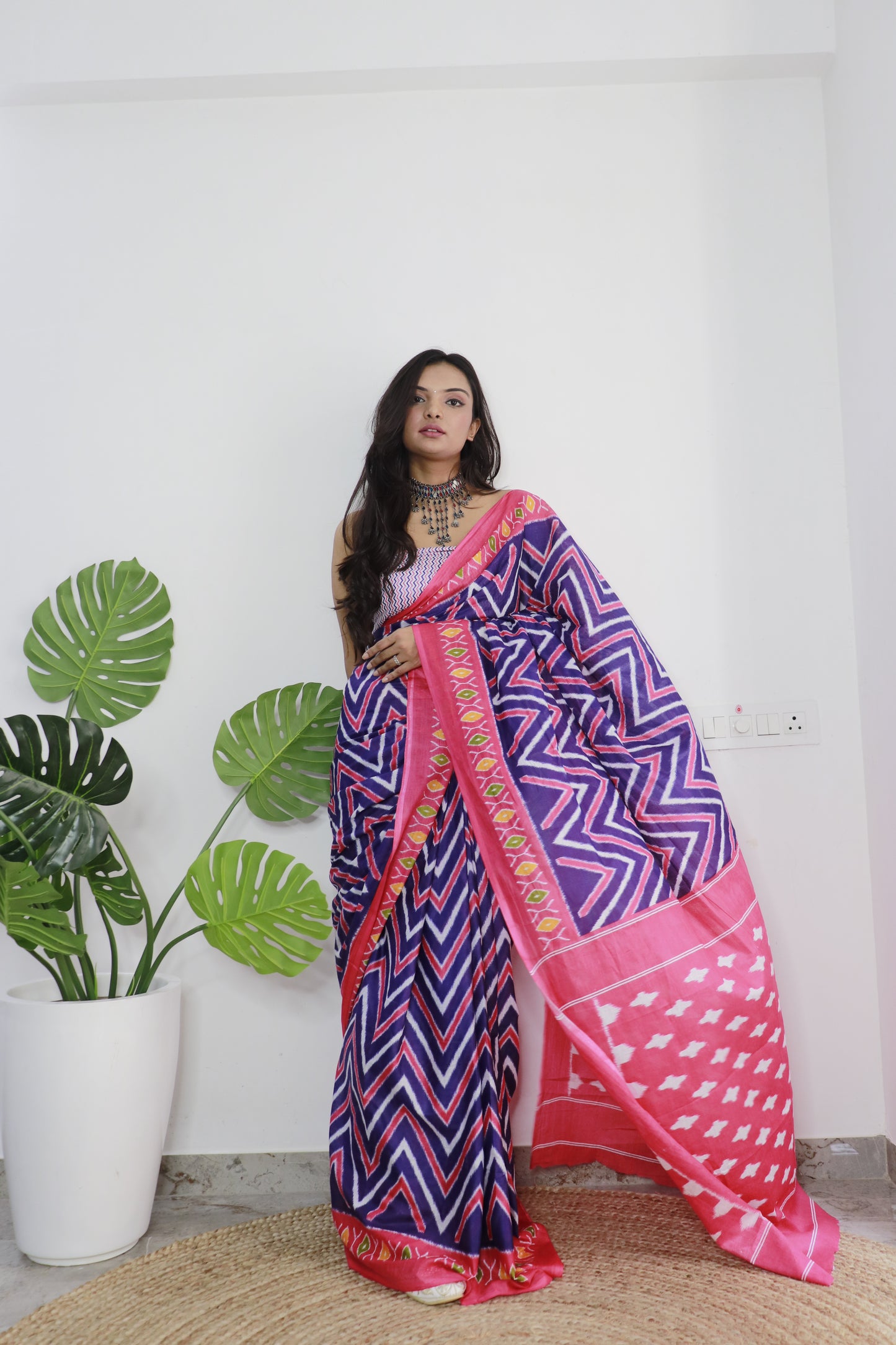 Handicraft Stylis Women's Elegent ikat Hand Printed Saree With Blouse Piece