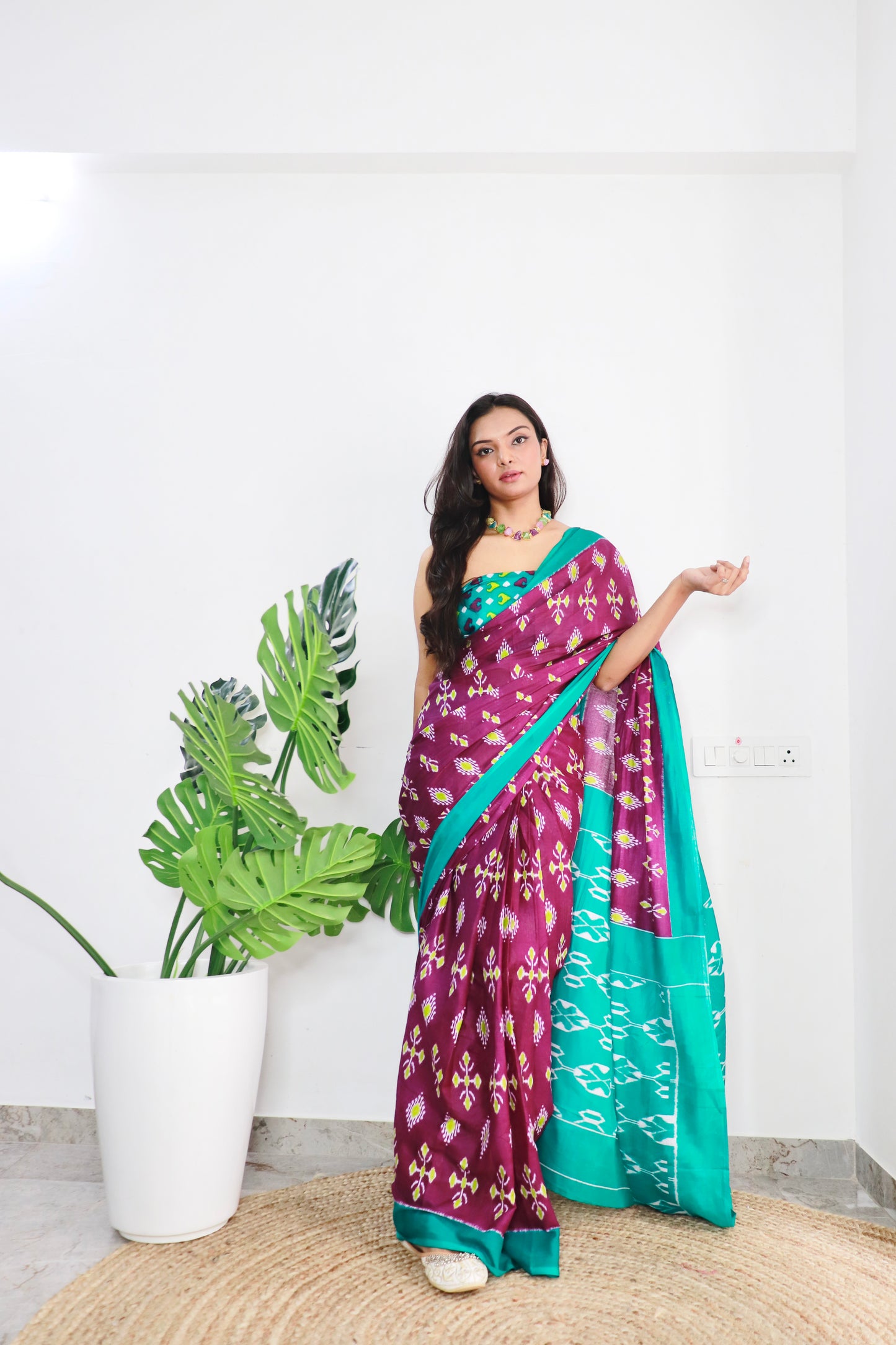 Handicraft Stylis Women's Elegent ikat Hand Printed Saree With Blouse Piece