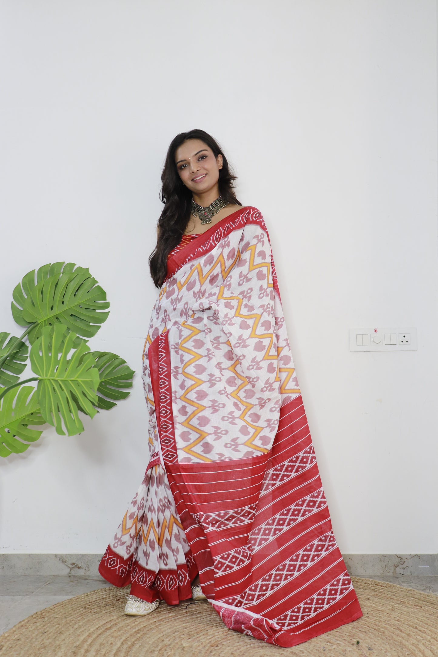 Handicraft Ladies Ikkat Print Soft Cotton Sari With Blouse Piece