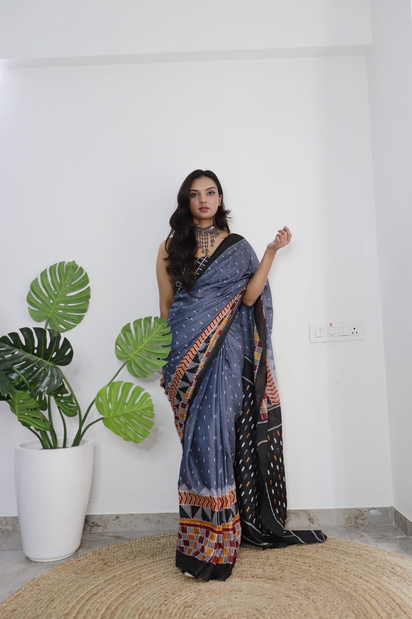 Handicraft Stylis Women's Elegent ikat Hand Printed Saree With Blouse Piece