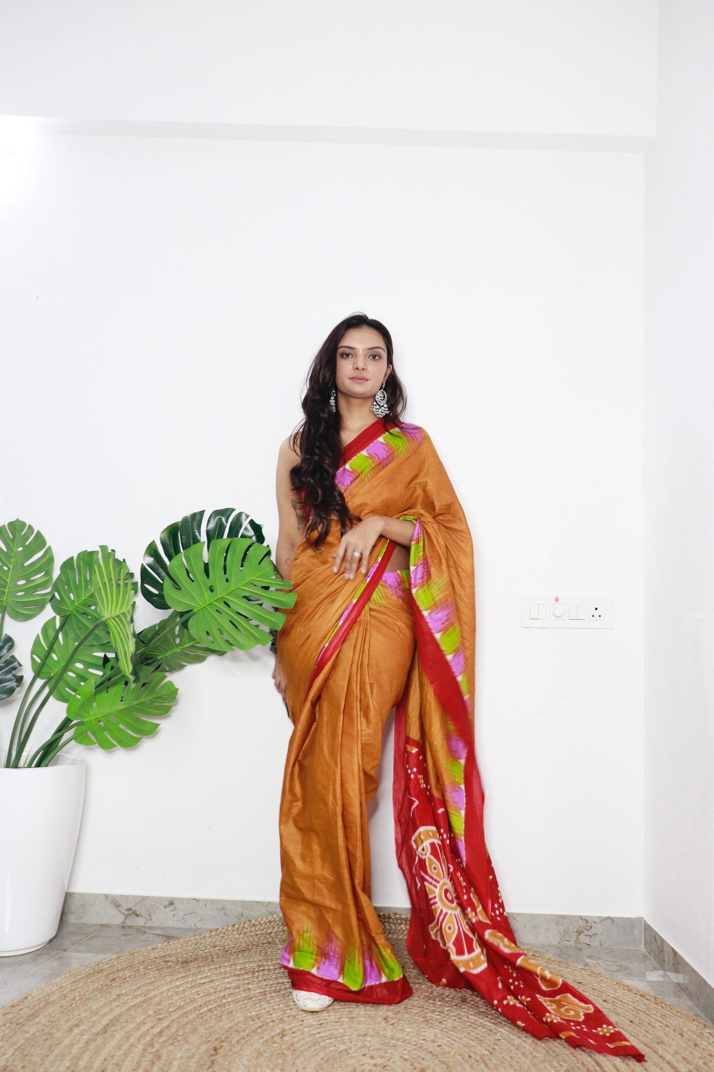 Handicraft Stylis Women's Elegent ikat Hand Printed Saree With Blouse Piece