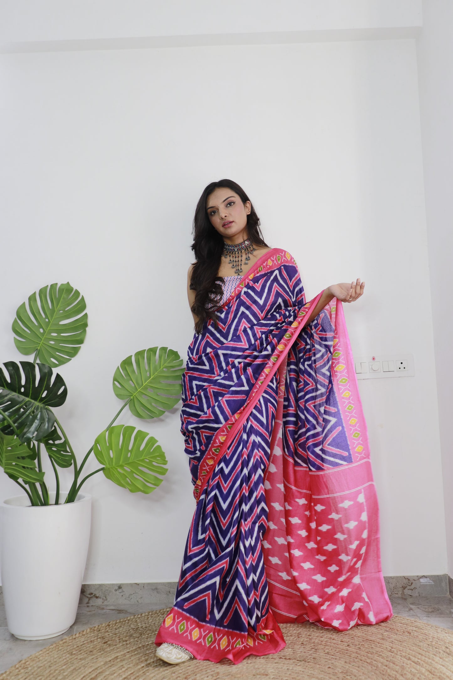 Handicraft Stylis Women's Elegent ikat Hand Printed Saree With Blouse Piece