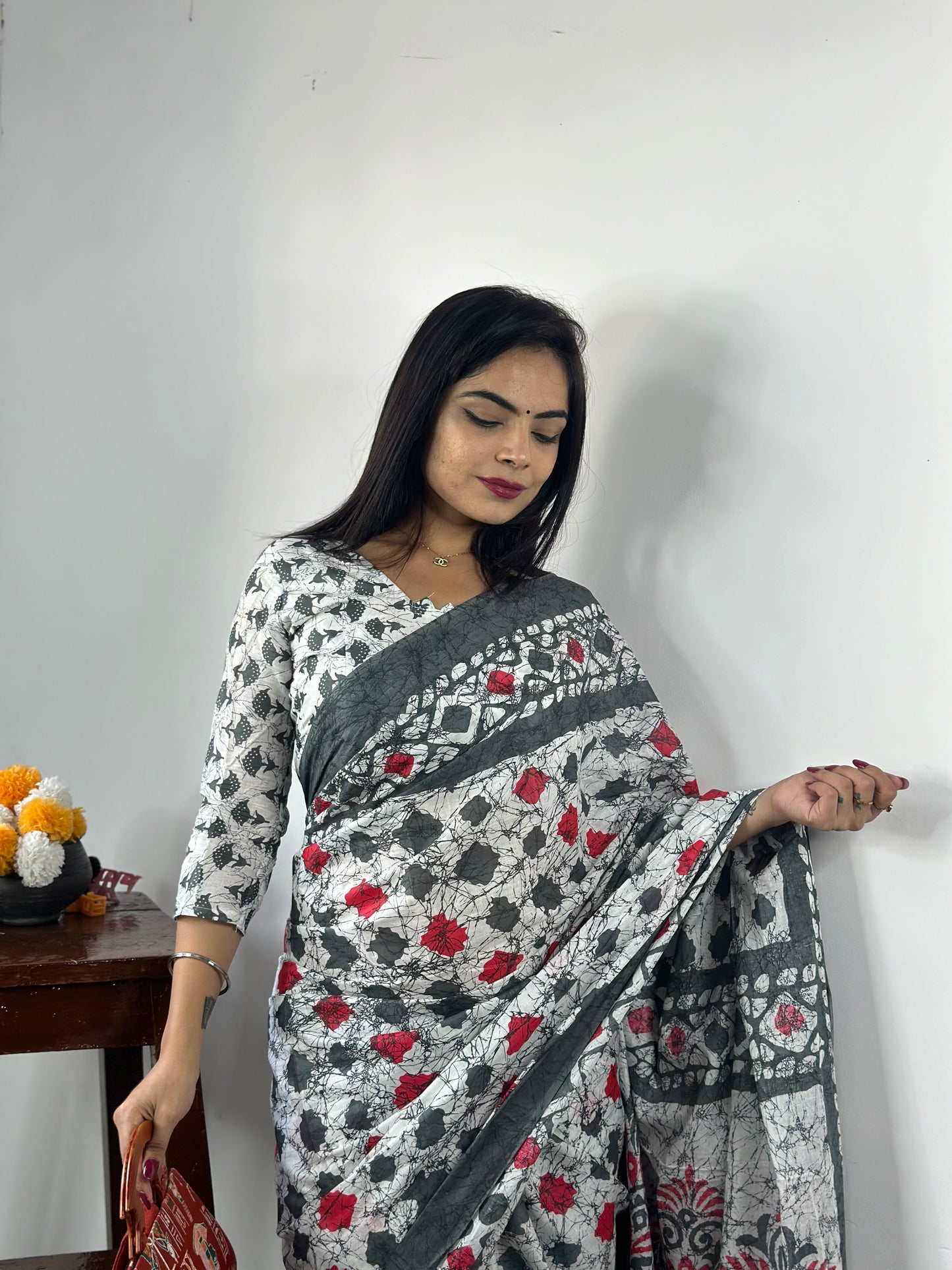 Stylish Women's Jaipuri Hand Block Print Pure soft Cotton Saree With Blouse Piece