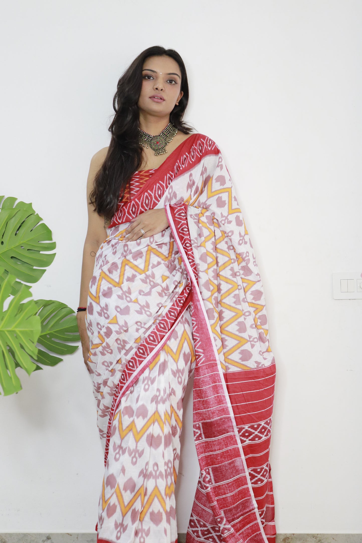 Handicraft Ladies Ikkat Print Soft Cotton Sari With Blouse Piece