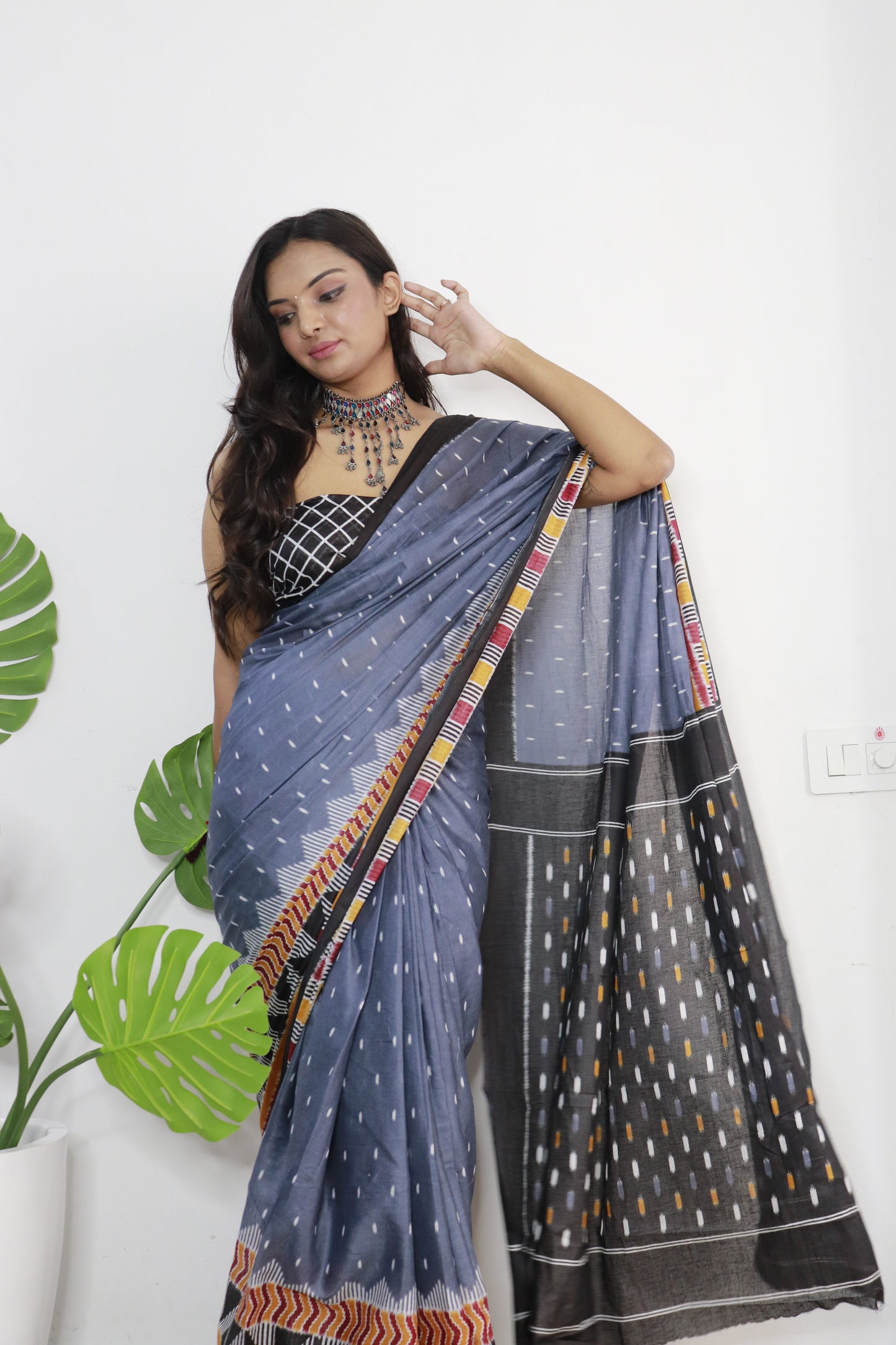 Handicraft Stylis Women's Elegent ikat Hand Printed Saree With Blouse Piece