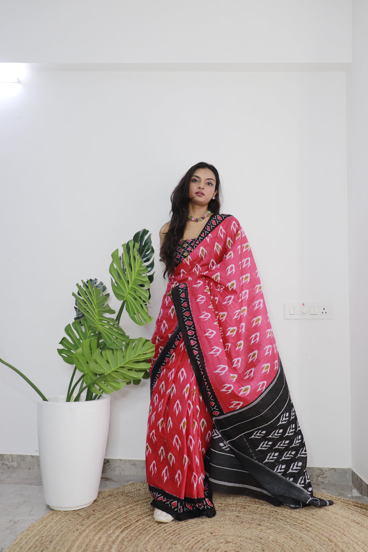 Handicraft Stylis Women's Elegent ikat Hand Printed Saree With Blouse Piece