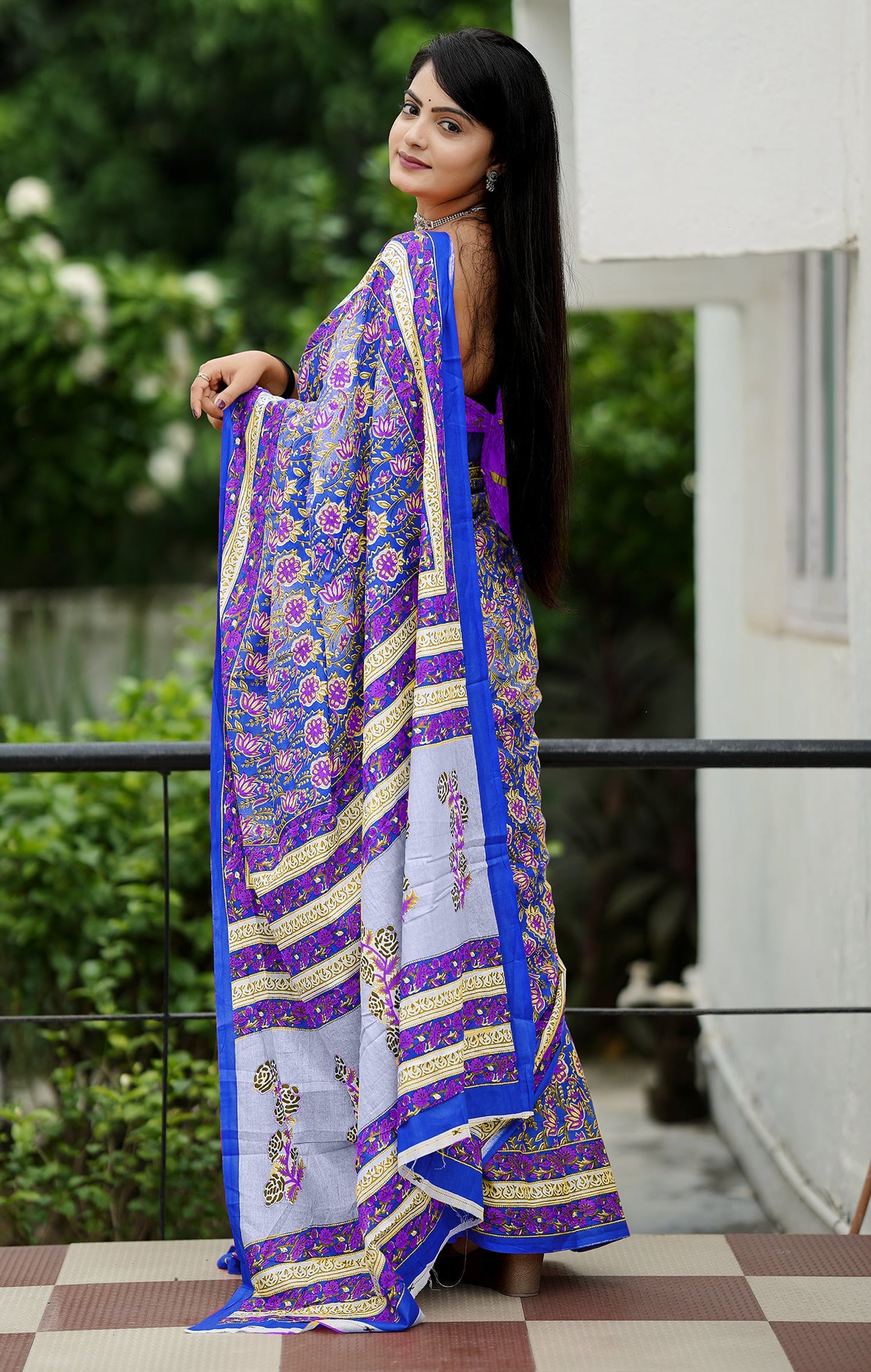 Handicraft Ladies Ikat Pure soft mul Cotton Sari With Blouse Piece