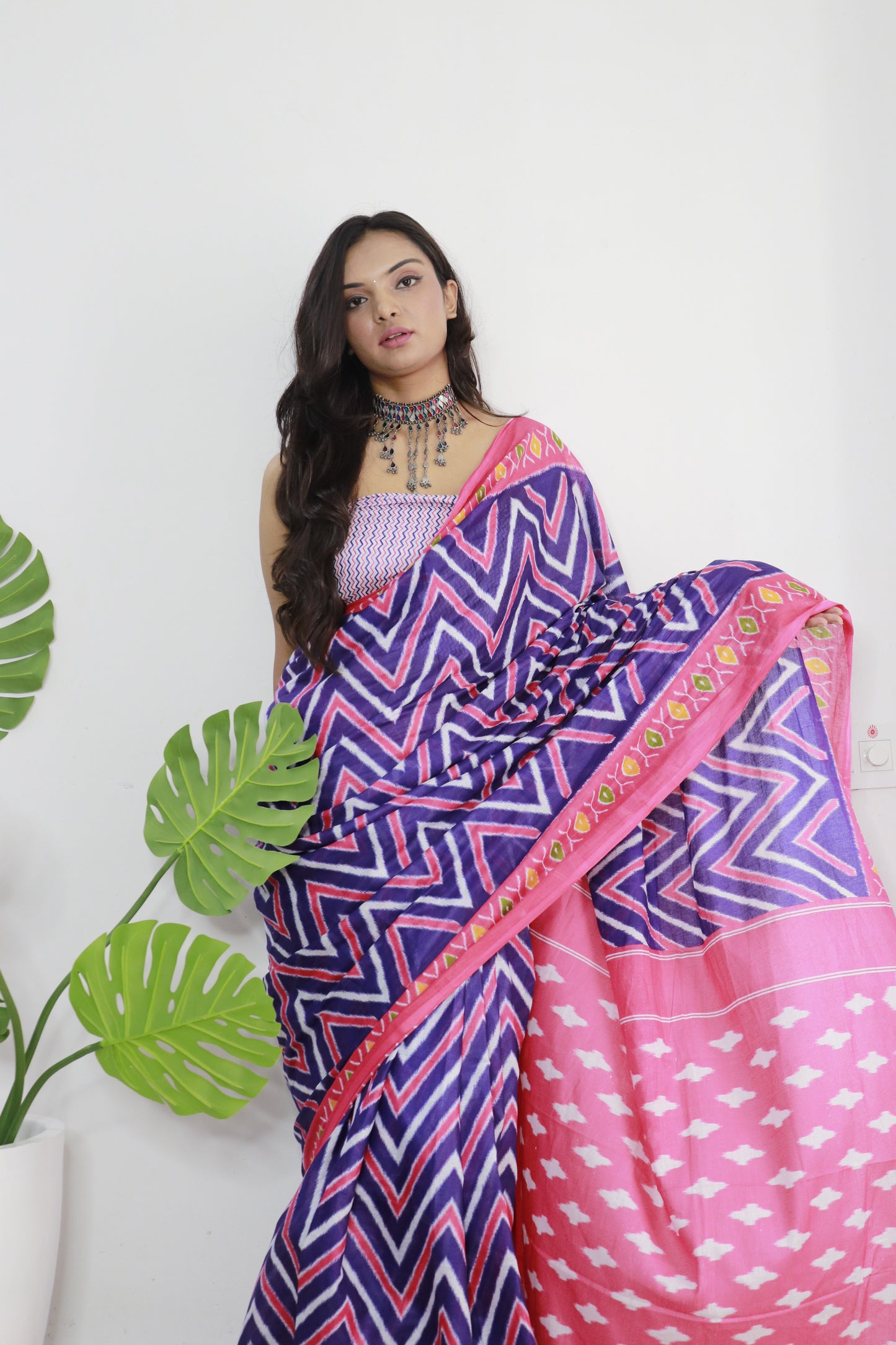 Handicraft Stylis Women's Elegent ikat Hand Printed Saree With Blouse Piece