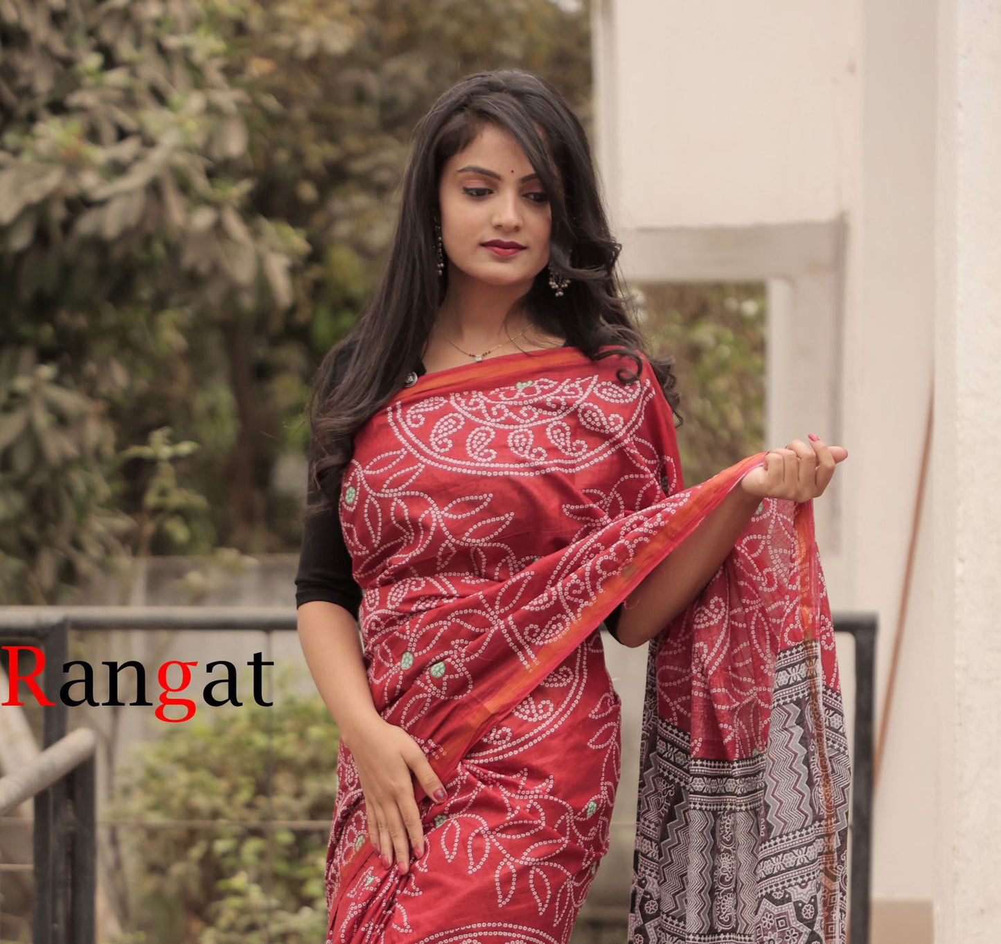 Handicraft Ladies  Bandhani Print Pure soft Cotton Sari With Zari Border and Blouse Piece Rangat Maroon