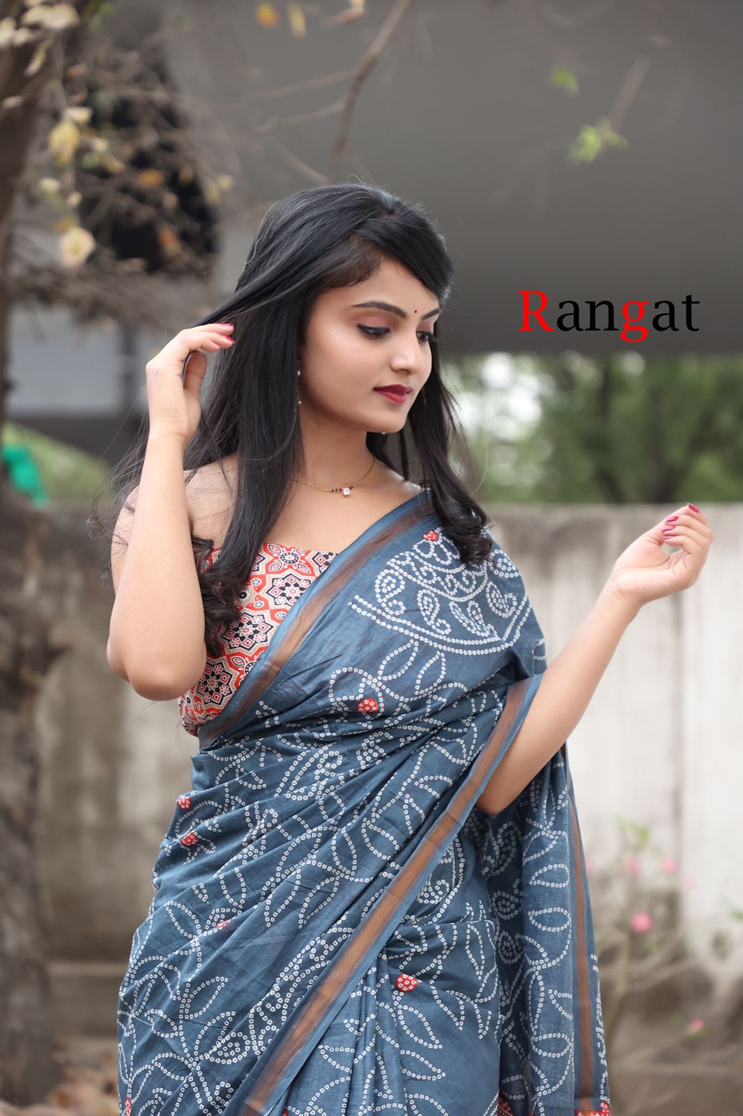 Handicraft Women's  Bandhani Print Pure soft Cotton Saree With Zari Border and Blouse Piece Rangat Grey