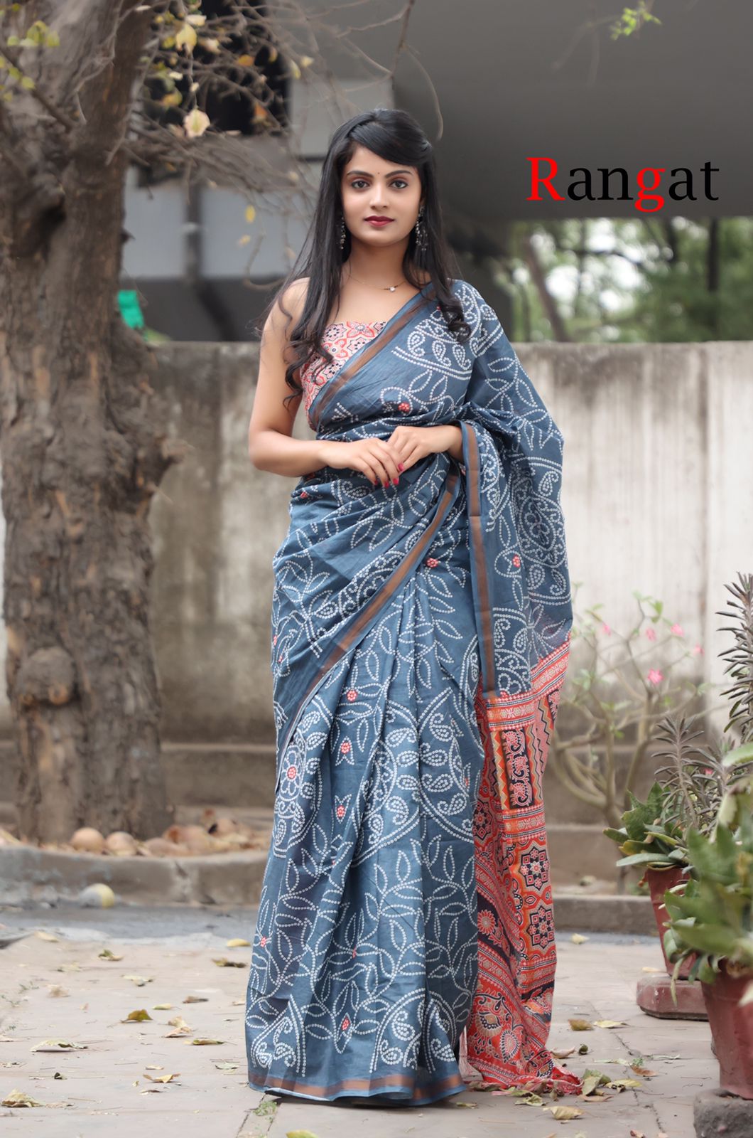 Handicraft Women's  Bandhani Print Pure soft Cotton Saree With Zari Border and Blouse Piece Rangat Grey