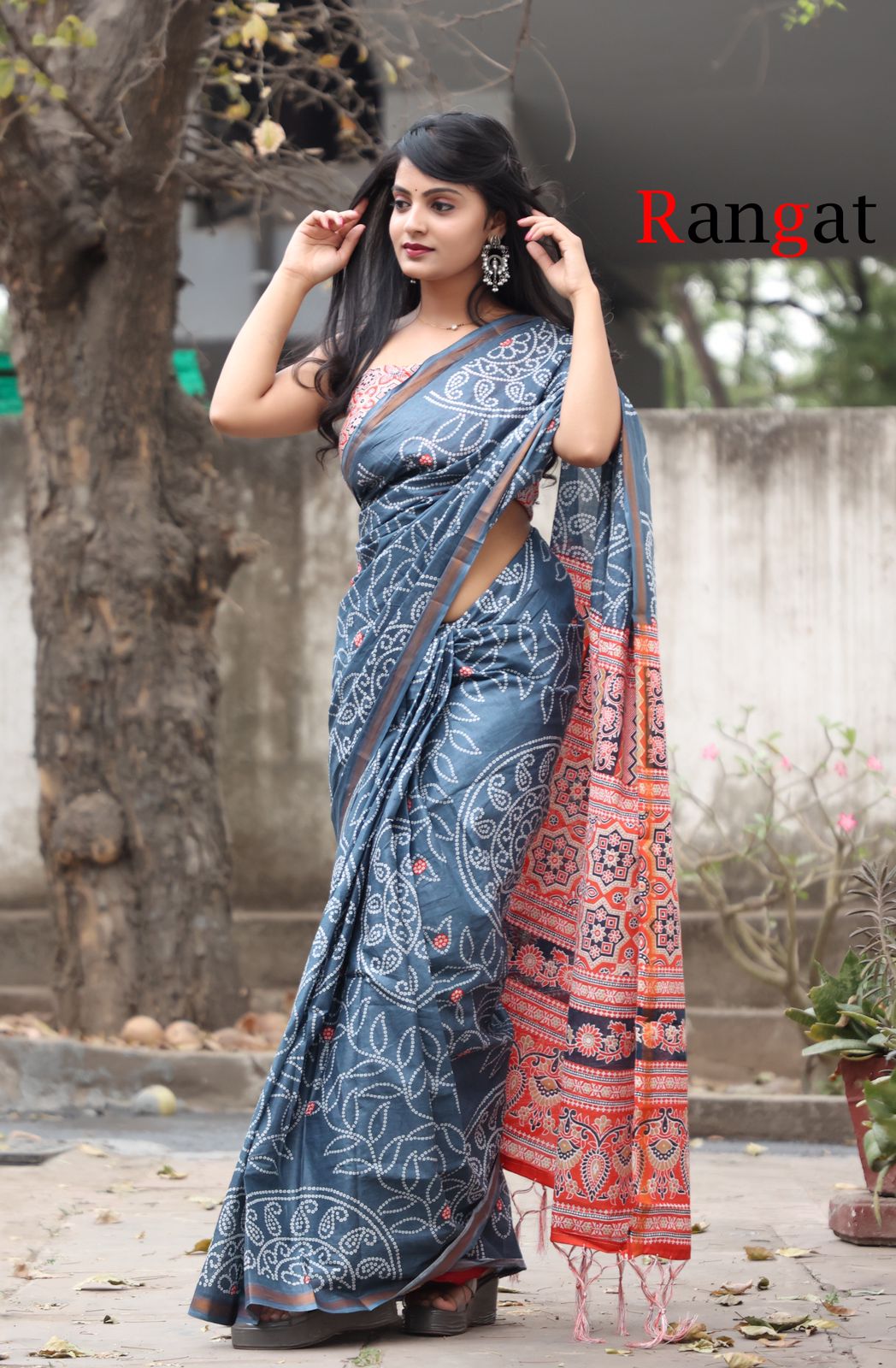 Handicraft Women's  Bandhani Print Pure soft Cotton Saree With Zari Border and Blouse Piece Rangat Grey