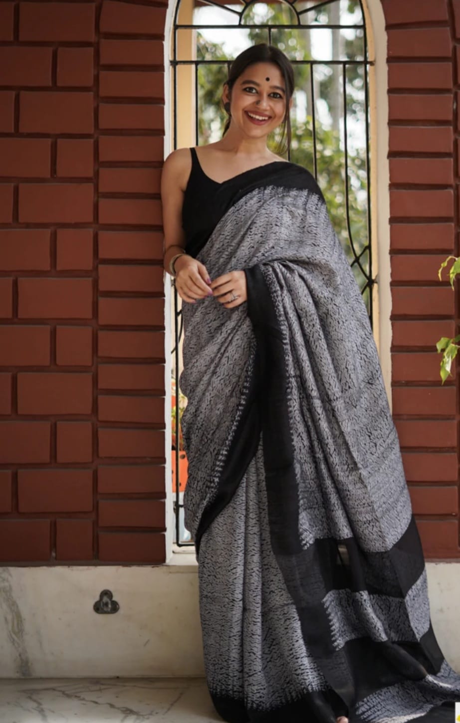 Ladies Kanjivaram Banarasi Soft Cotton Silk  Sari With Blouse piece Black Silver