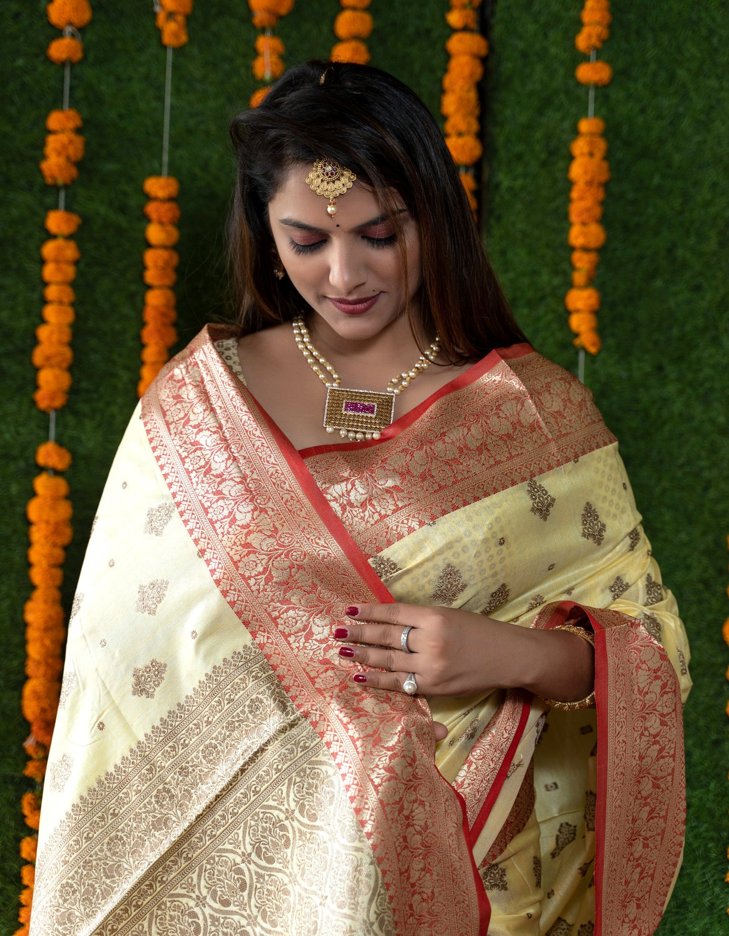 BanarasiKanchi Semi Silk Saree With delicately crafted copper zari