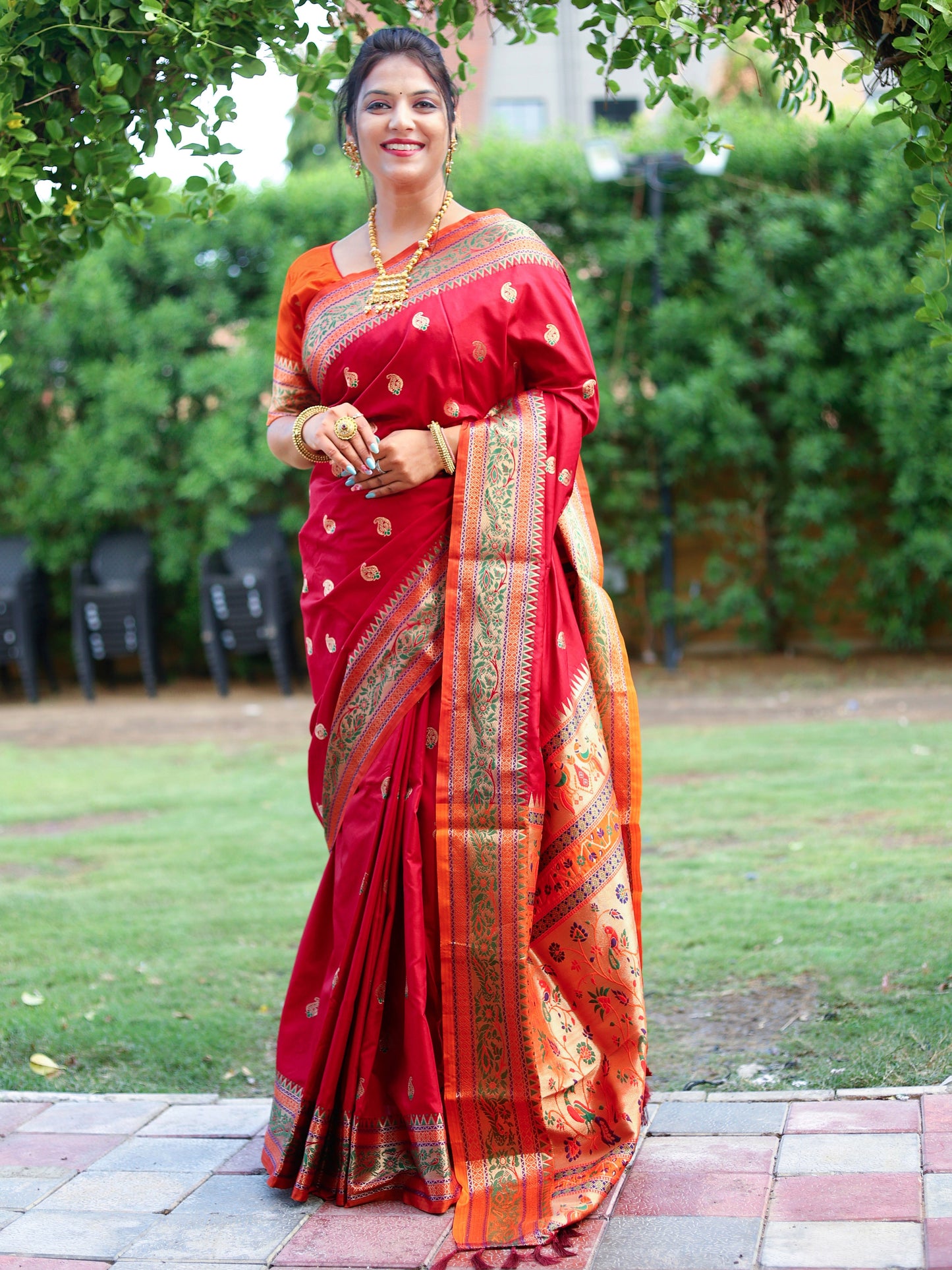 🌹Beautiful soft KanchiPaithani  saree with mango butties with gold  zari weaving   All over the saree to give rich and unique look