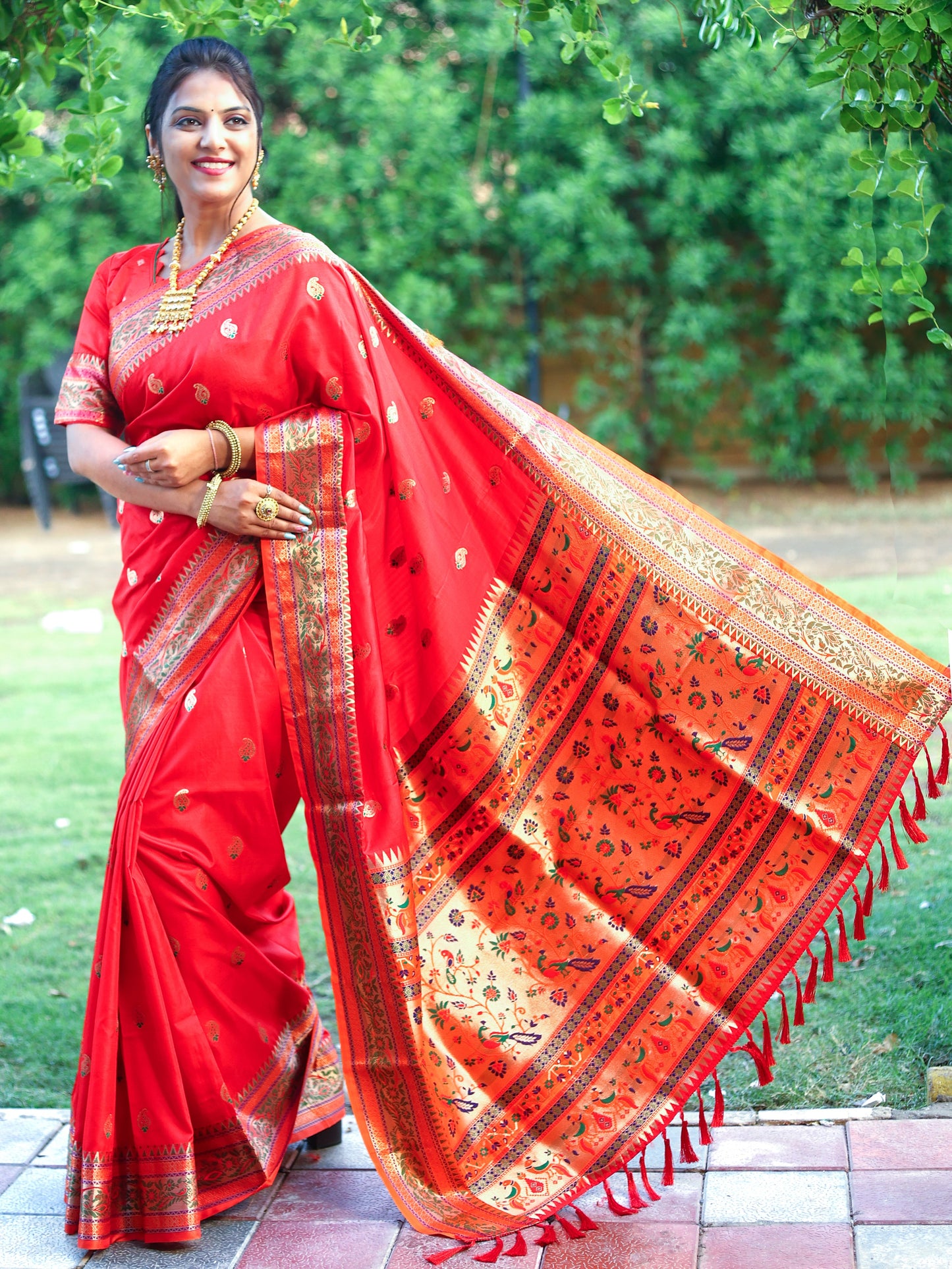 🌹Beautiful soft KanchiPaithani  saree with mango butties with gold  zari weaving   All over the saree to give rich and unique look