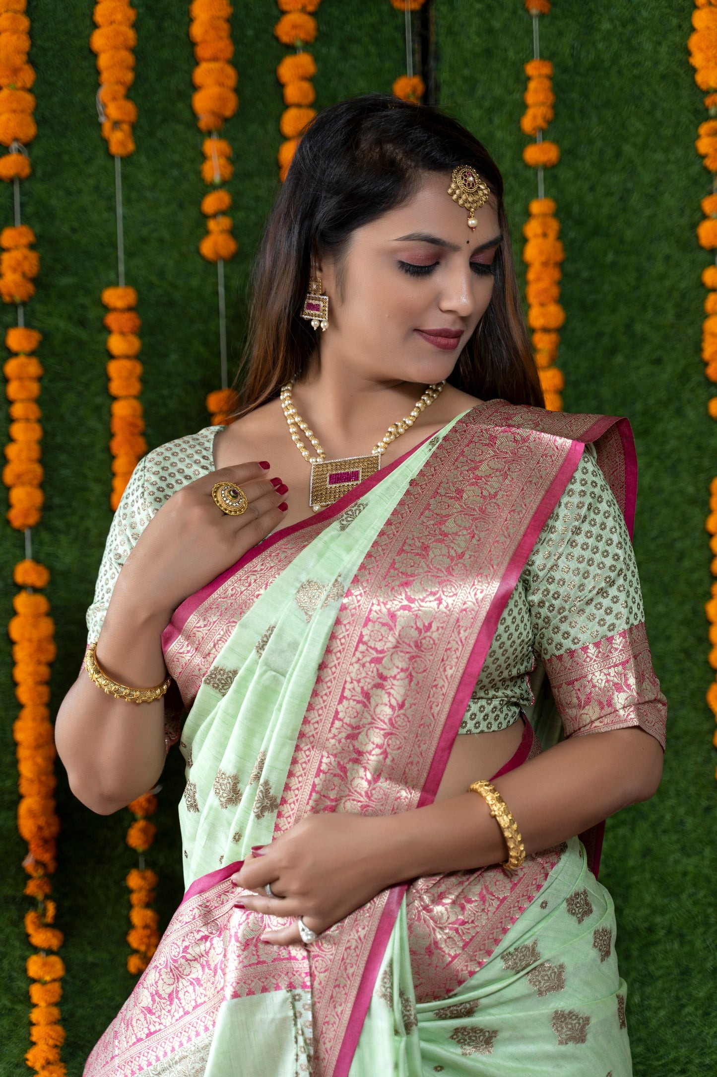 BanarasiKanchi Semi Silk Saree With delicately crafted copper zari