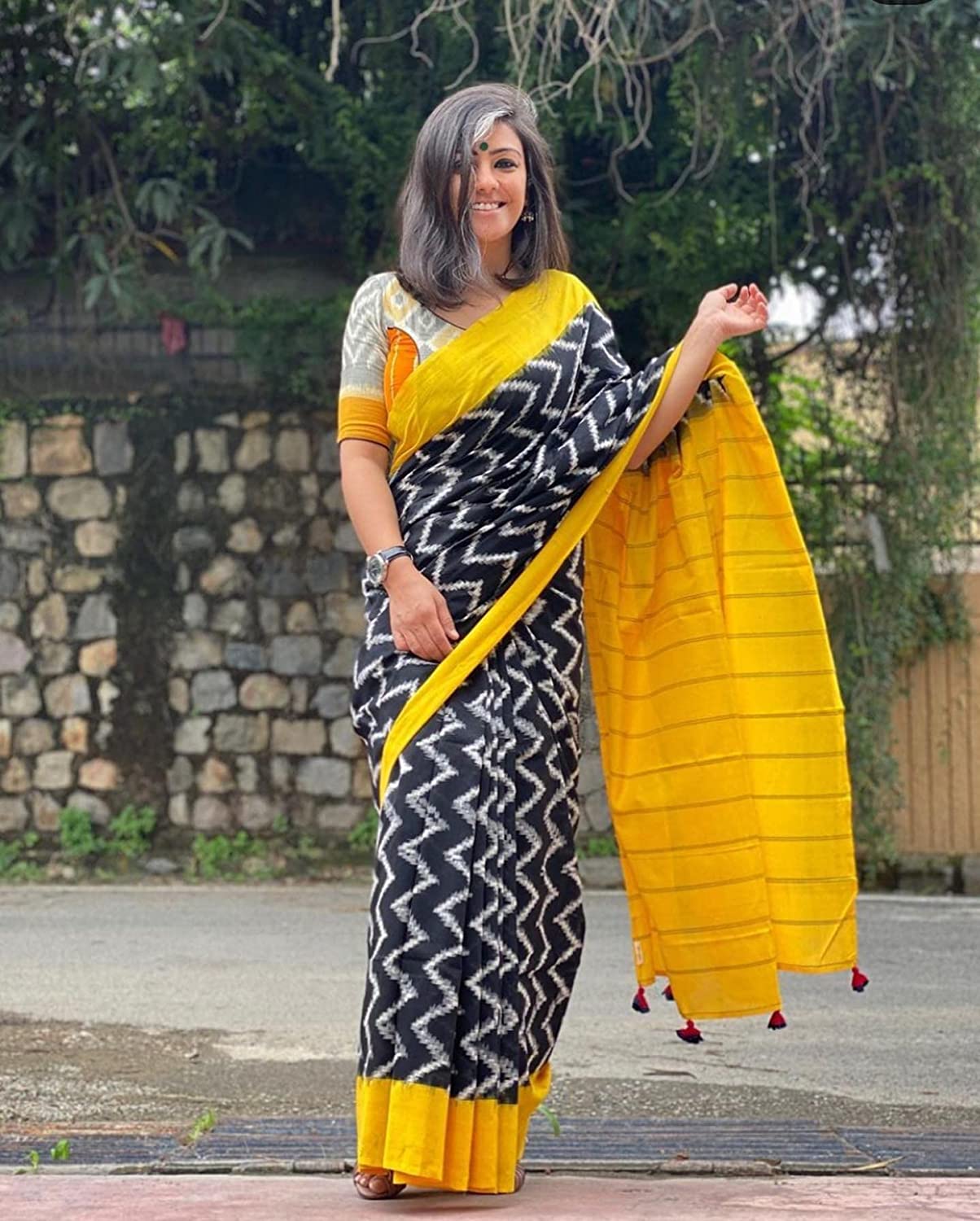 Handicraft Ladies Ikat Pure soft Cotton Sari With Blouse Piece