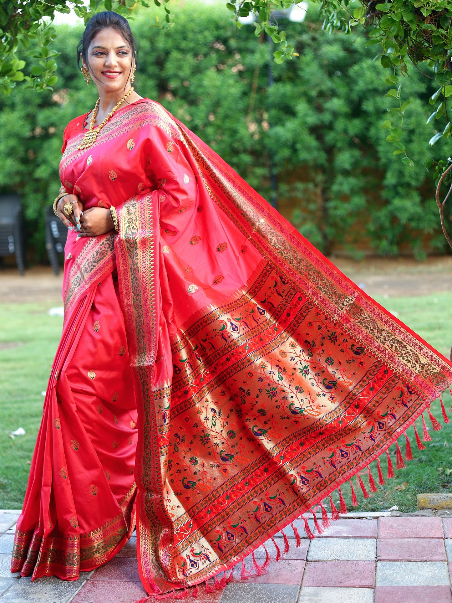 🌹Beautiful soft KanchiPaithani  saree with mango butties with gold  zari weaving   All over the saree to give rich and unique look