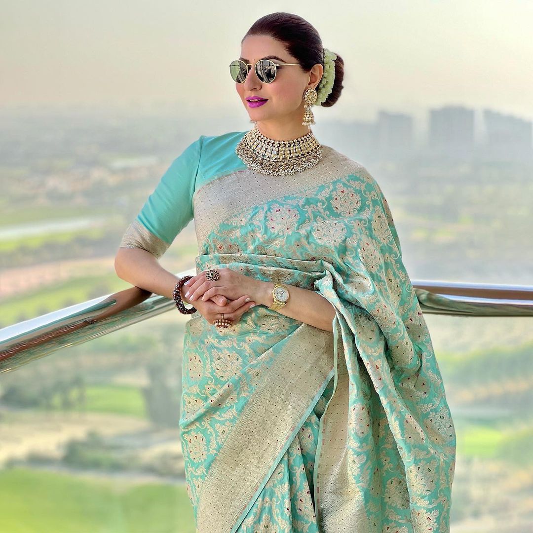 Women's Kanjivaram Banarasi Soft Silk  Zari Woven Saree With Blouse piece sea Green
