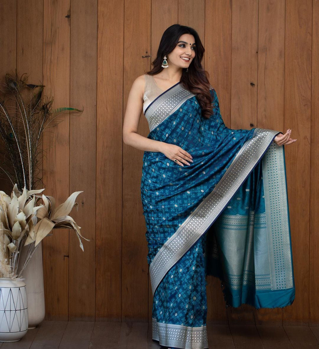 Women's  kanjivaram Banarasi Soft Silk  Zari Woven Sari With Blouse piece Blue