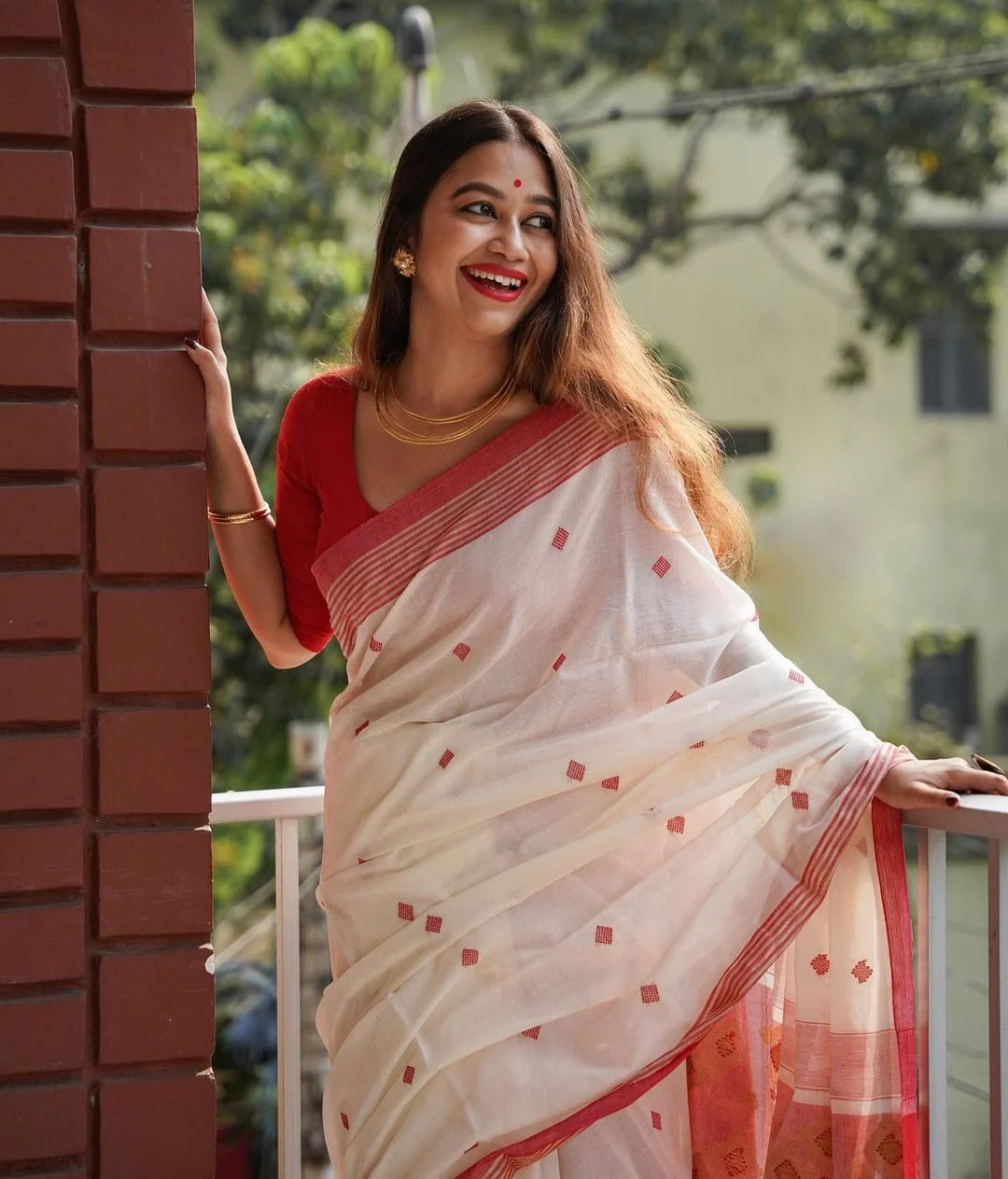 Women's Kanjivaram Banarasi Soft Cotton Silk Woven Sari With Blouse piece