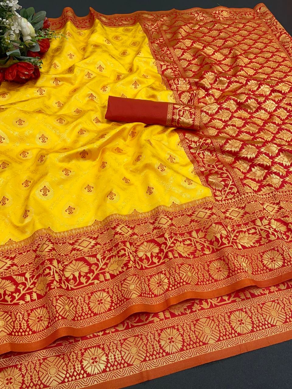 Women's Kanjivaram Banarasi Soft Silk Zari Woven  Saree With Blouse piece Yellow Patola