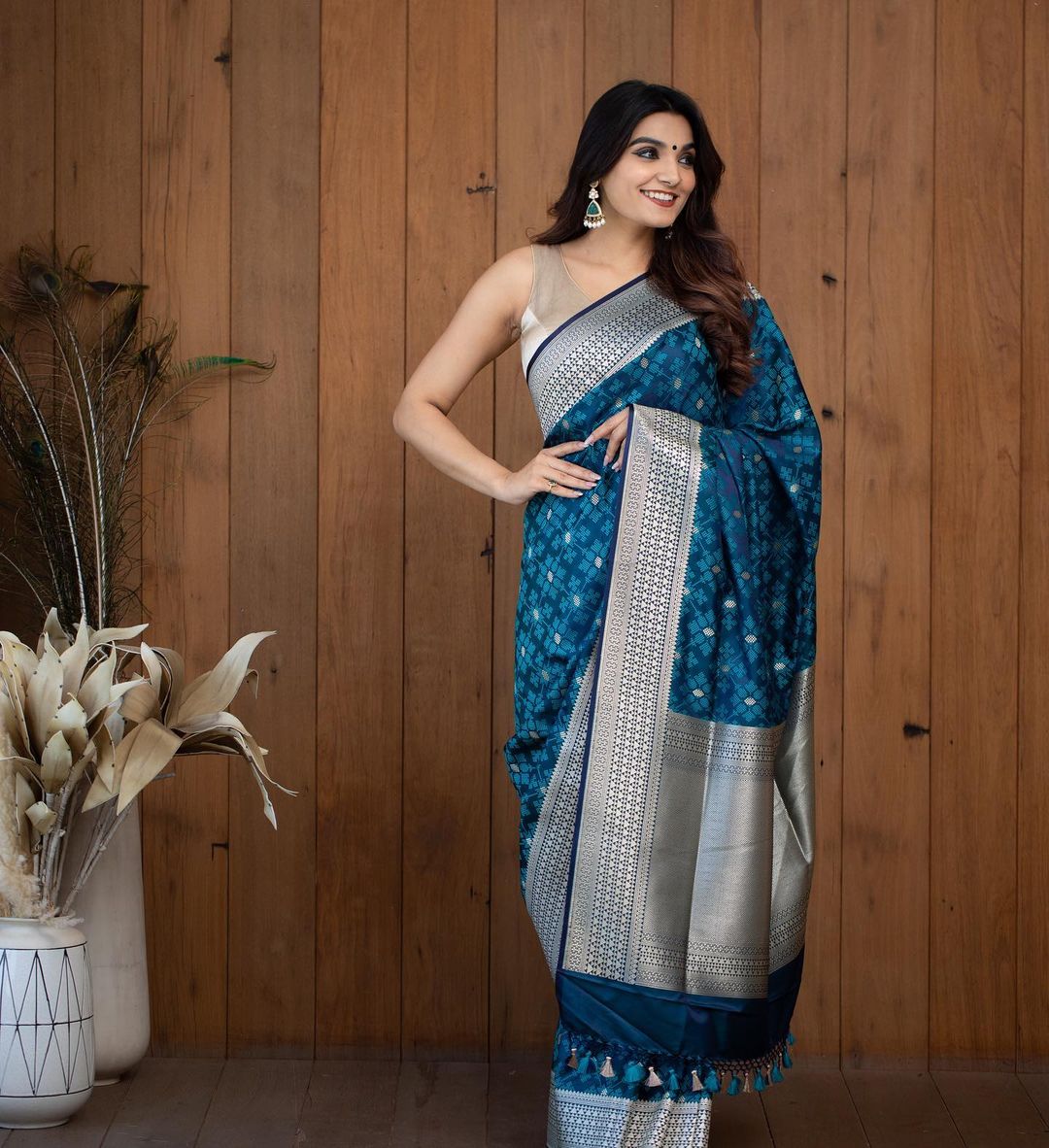 Ladies  kanjivaram Banarasi Soft Silk  Zari Woven Sari With Blouse piece Blue