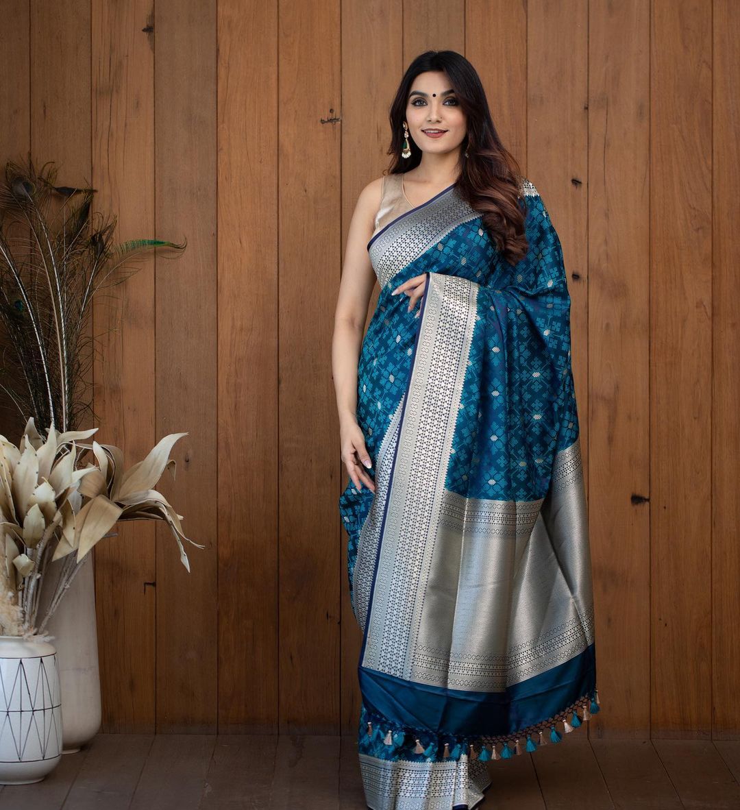 Ladies  kanjivaram Banarasi Soft Silk  Zari Woven Sari With Blouse piece Blue